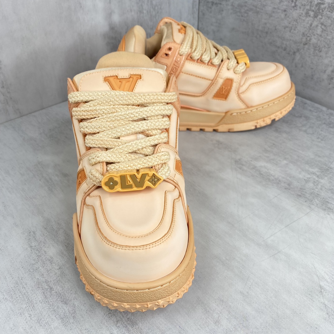 Louis Vuitton 新款上架 LV Louis Vuitton 23S走秀款Trainer 水染胖丁面包滑板鞋 独家开模暗花老花串珠 男款39-45