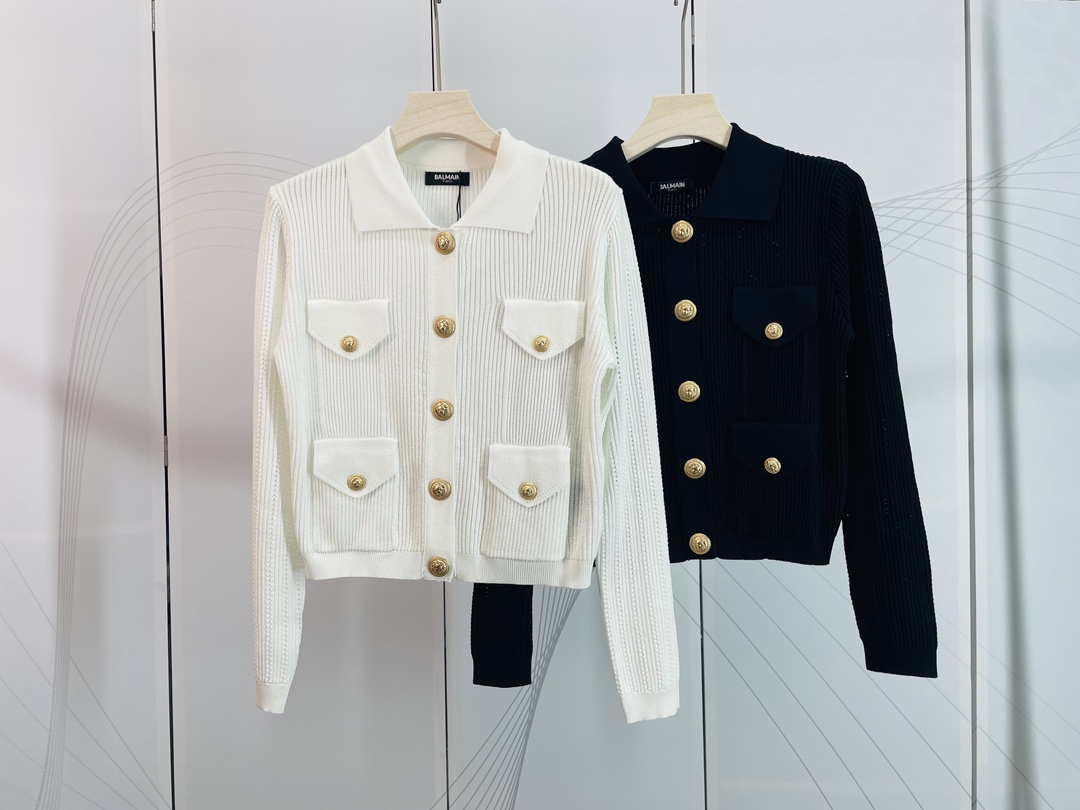 NO:330592,Original single ruthless women's clothing, packaged, Balmain new style, socialite temperament, metal buckle lapel pocket cardigan 2 color three-code SMl spot shipment, balmain, alexander wang19860909原单狠货女装 配包装巴尔曼新款名媛气质金属扣翻领口袋款开衫2色三码SMl现货发,,balmain,alexander wang,Women's clothing