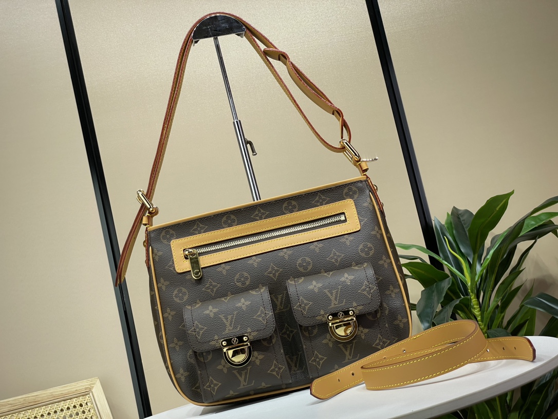 Louis Vuitton 23 Best Purchasing Agency First Release [Second Hand Manhattan Shoulder Handbag] M40045 Presbyopia
