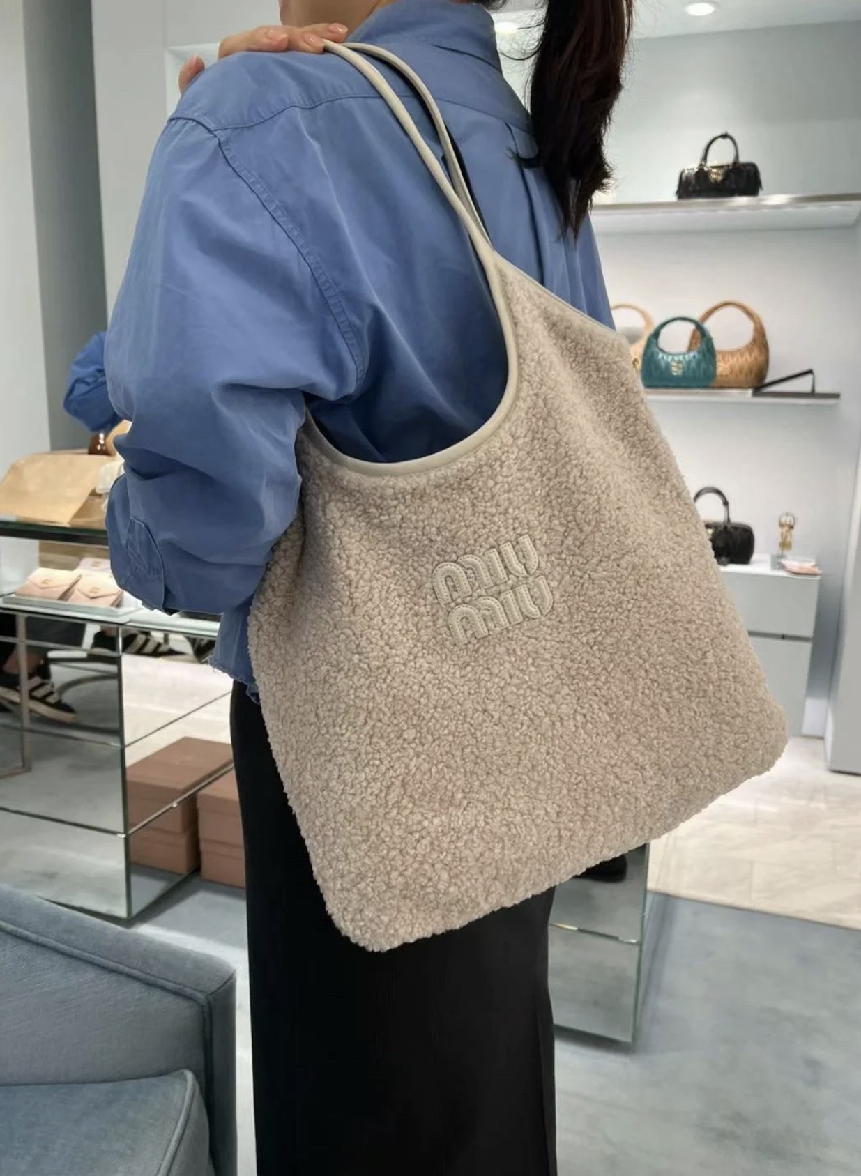 Miu Miu Miumiu autumn and winter limited edition furry bag with puffy breasts