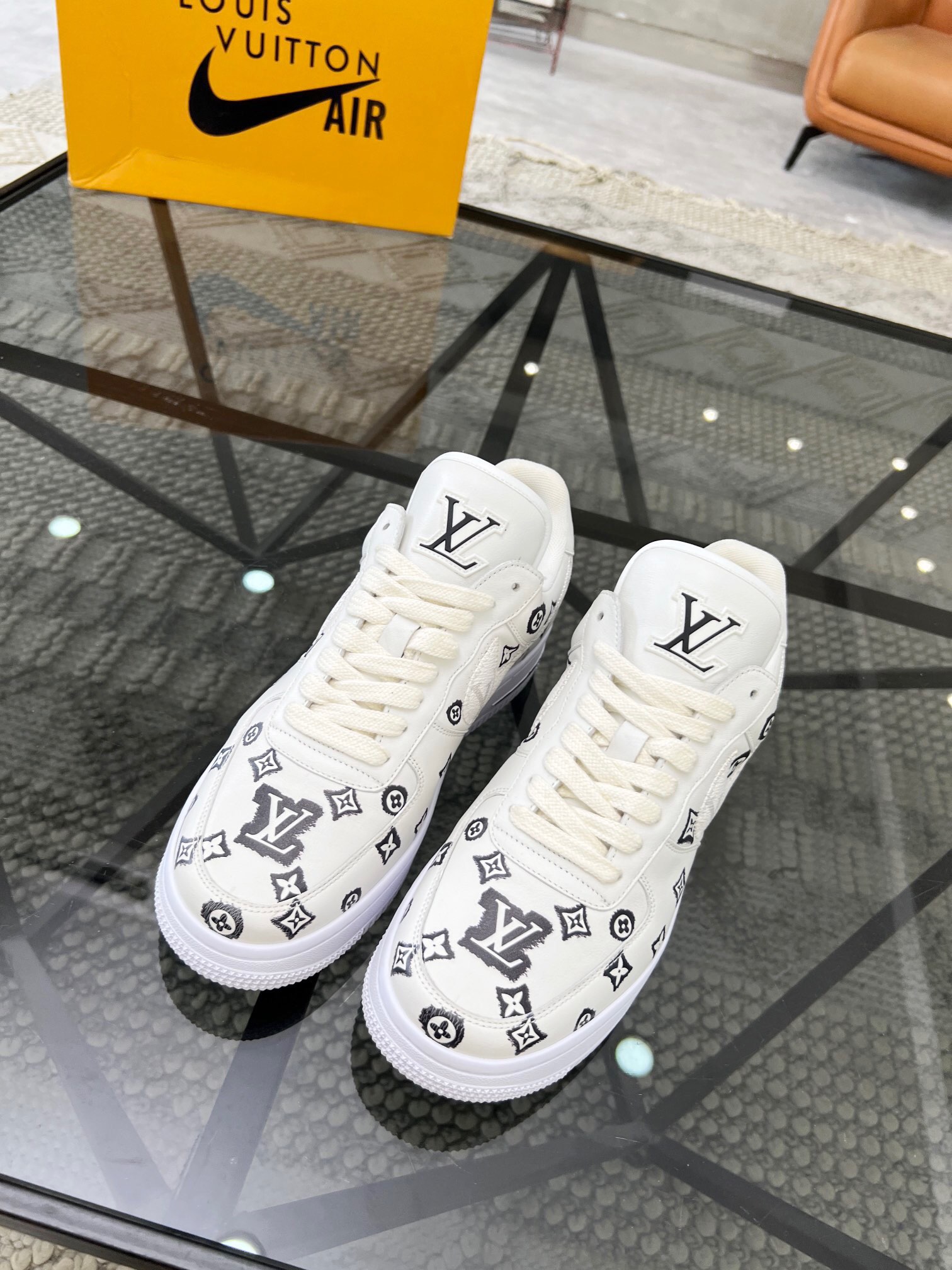 NO:216441,Brand LV·NiKe color original color matching, 35-45 couples price, material, Louis Vuitton·Nike counter new casual shoes!  The Louis Vuitton x x Nike co-branded model basically continues the style of THE TEN. The visual effects of the Swoosh car line and shoe tongue label are quite familiar, and they have both fashion and trendy attributes!  The upper is made of original material and original rubber outsole. Welcome to compare, Louis Vuitton, louis vuitton, louis vuitton, louis vuitton, stuart weitzman19860909品牌LV·NiKe 颜色原版配色 码数35-45情侣款 价格 材质路易威登·耐克专柜新品休闲鞋！Louis Vuitton x x Nike 联名款,设计思路基本上是延续 THE TEN 的风格,Swoosh 车线、鞋舌标签视觉效果相当熟悉,兼具时尚与潮流属性！鞋面采用原版材质,原版橡胶大底 欢迎对比,路易威登,louis vuitton,louis vuitton,louis vuitton,stuart weitzman,Men's shoes