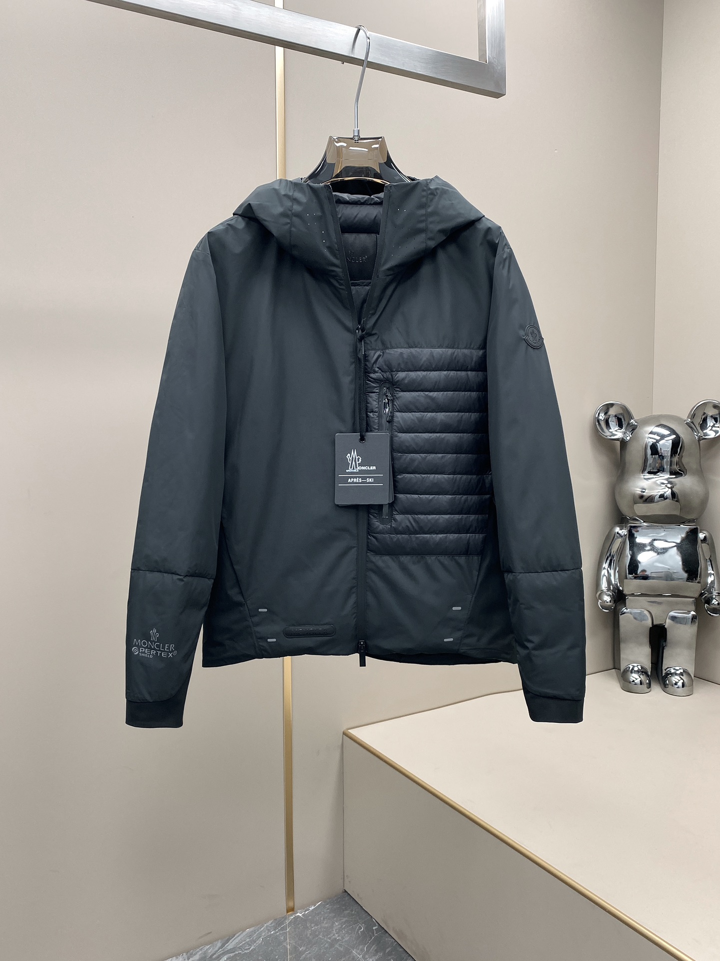 What is AAA quality
 Moncler Clothing Down Jacket High Quality
 White Men Nylon Goose Down Fall/Winter Collection Fashion Hooded Top