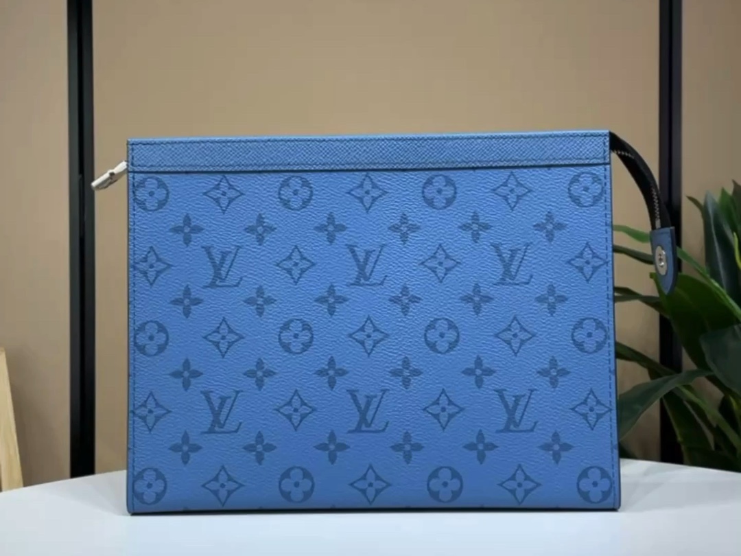 [Pochette Voyage medium clutch] M61692 light blue