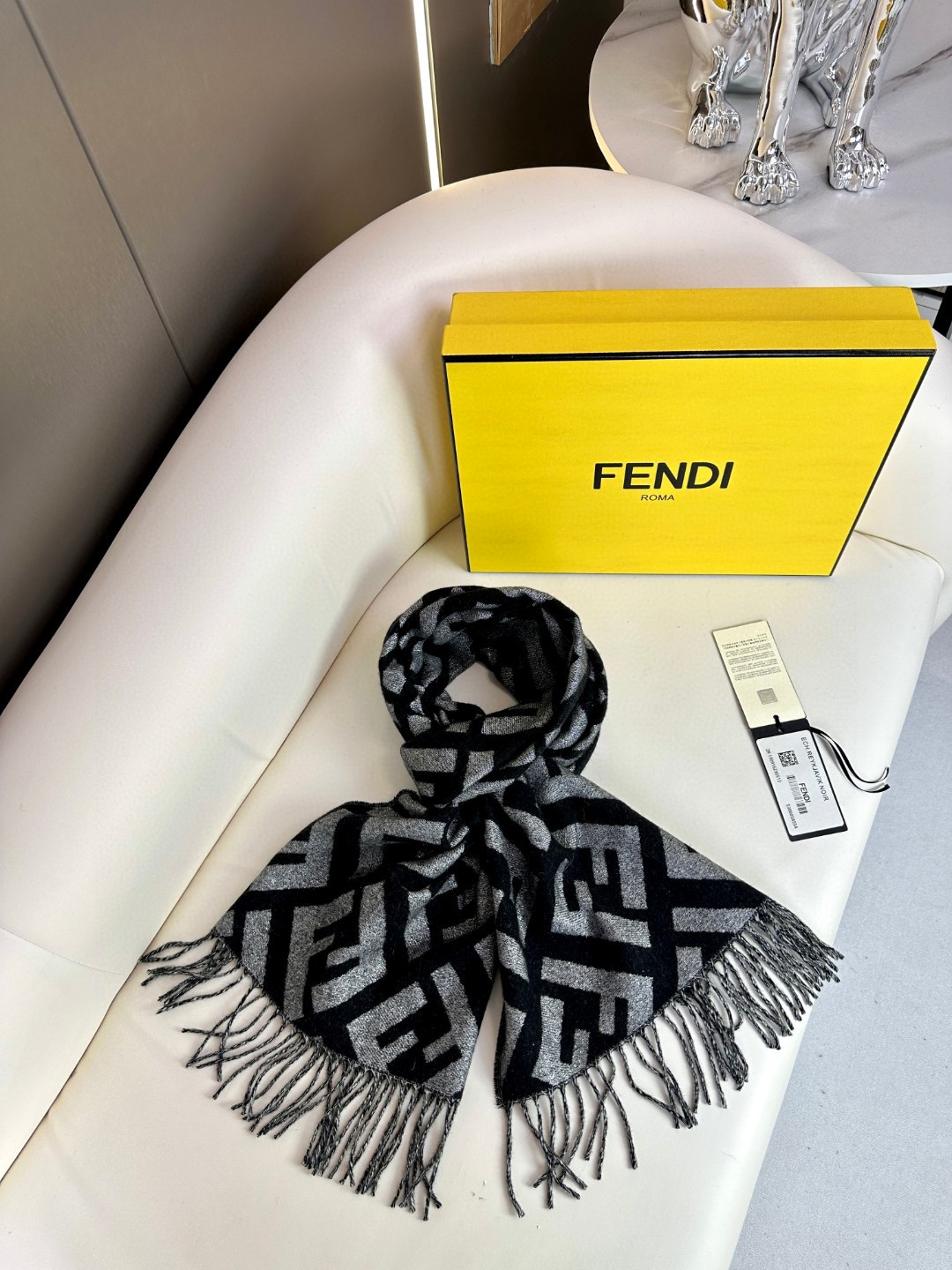 FENDI 双F流苏羊绒长巾