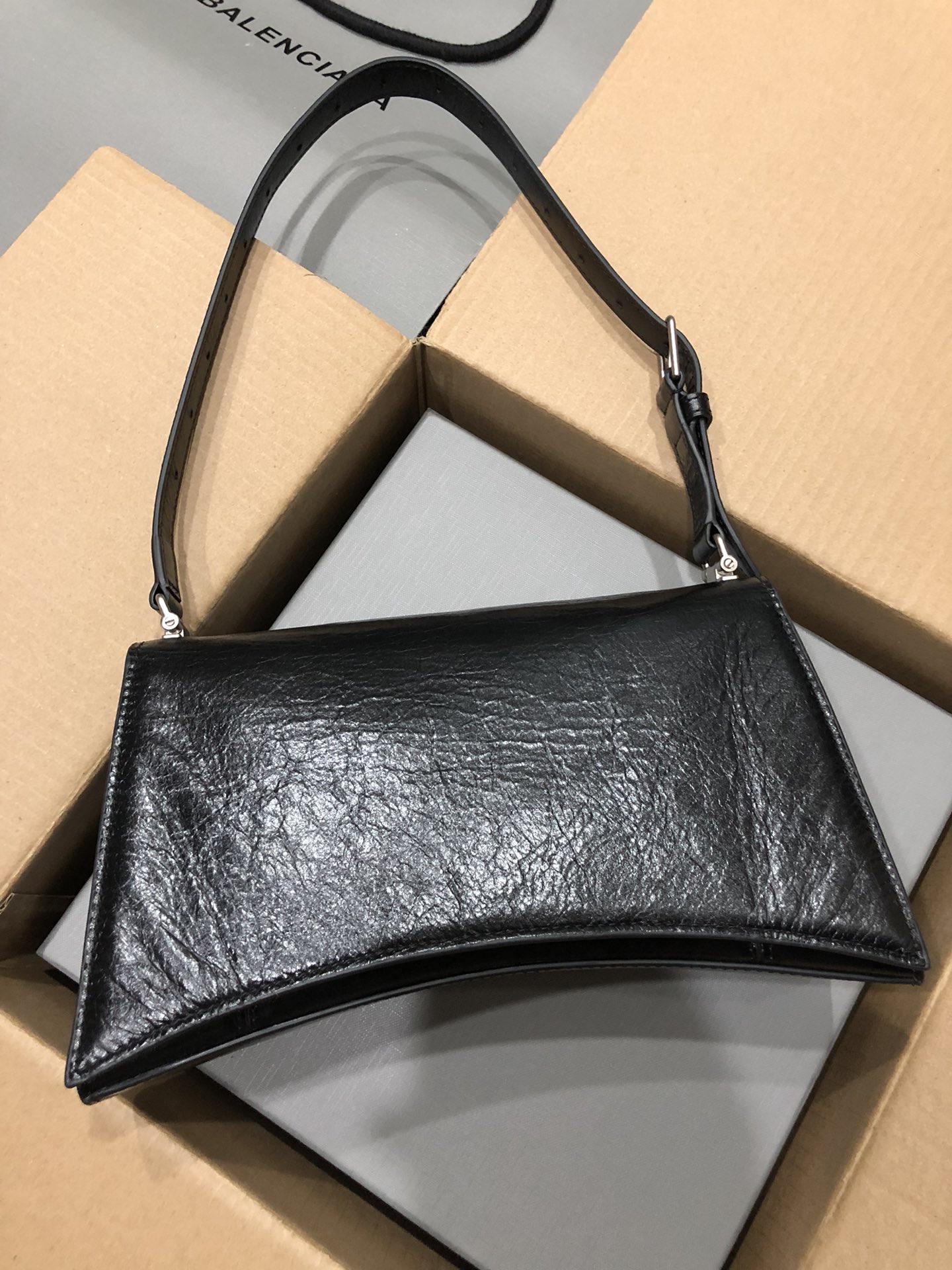 Balenciaga Style Leather Bag style reference detail image 2 from source 776253