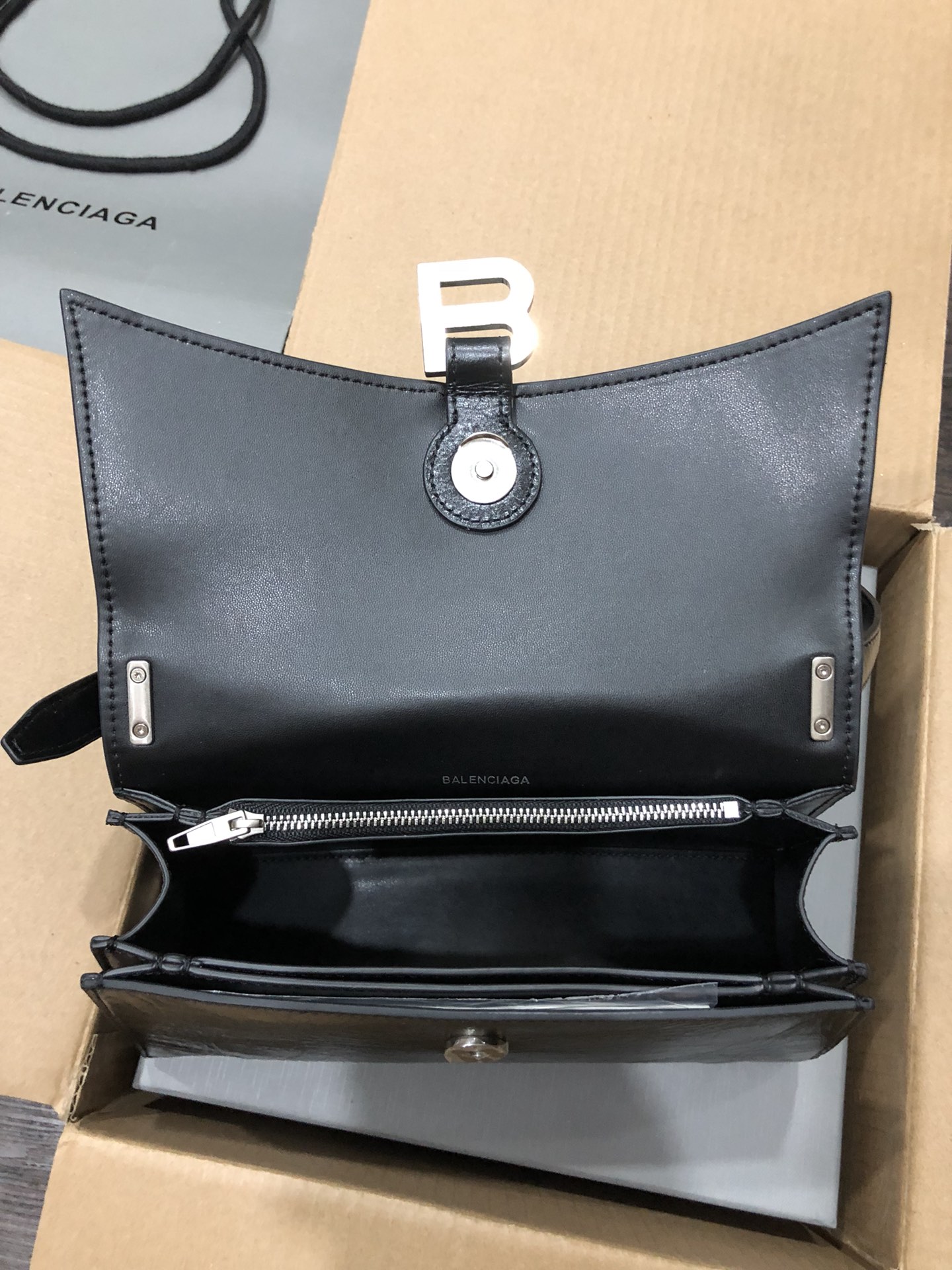 Balenciaga Style Leather Bag style reference detail image 4 from source 776253