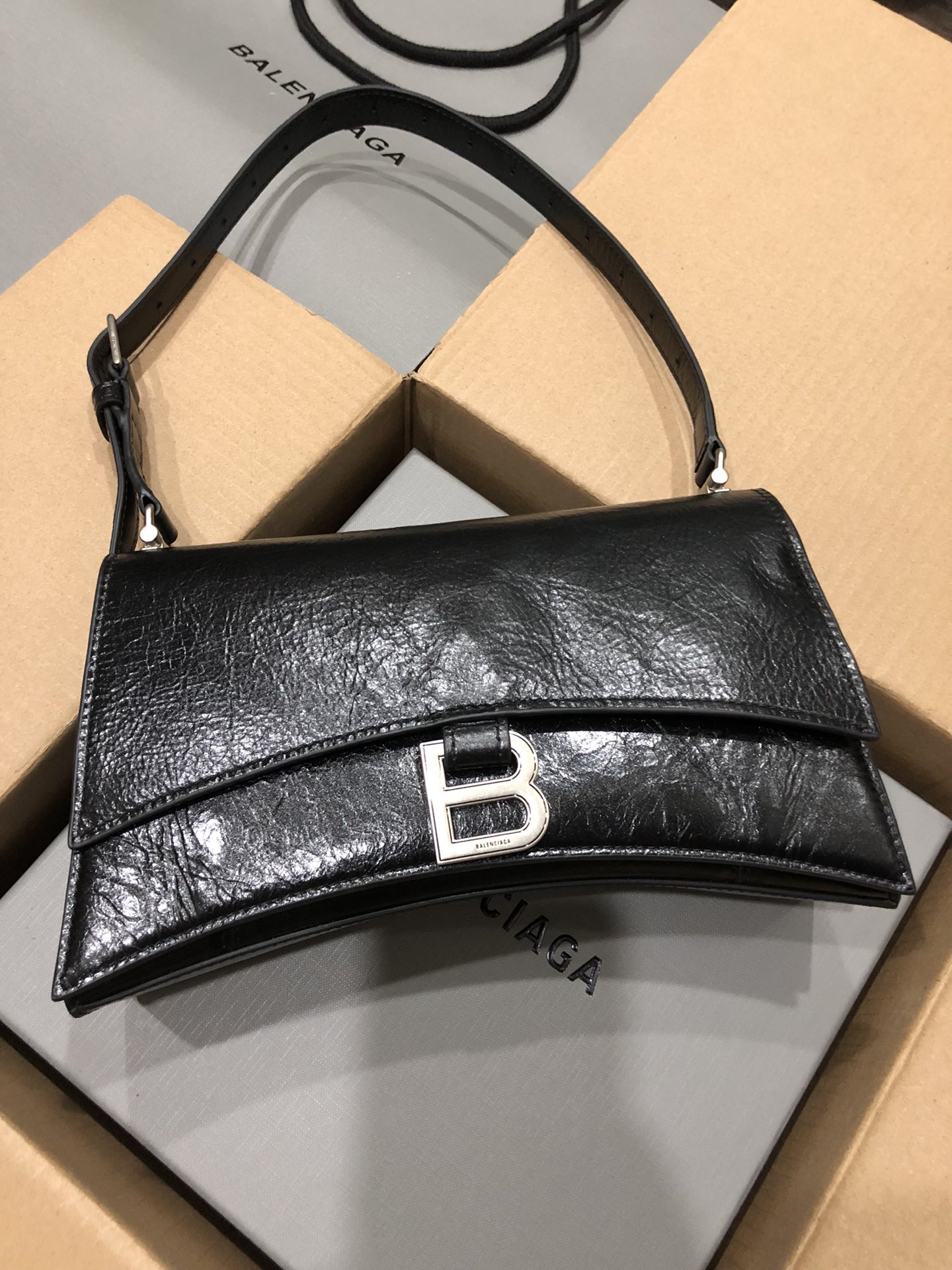 Balenciaga Style Leather Bag style reference detail image 1 from source 776253