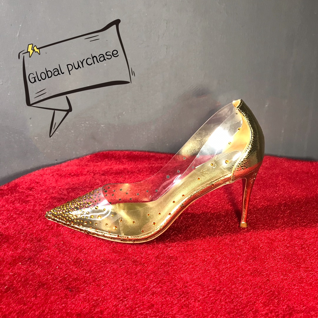 NO:100020,High-end custom diamond classic series!  H8.5Cm, size 34-42. 35. 40. 41. 42. 9039-004. Gold small crack, crystal yellow imitation. Standard European code. Reference: 9039-004. Color:gold/gold Material:PVC/Diamond Lining:goat leather Heel height:8.5Cm Sole:leather sole Size:EUR 34-42 (US 4-11):,,christian louboutin19860909高端订制 钻石精典款系列！ H8.5Cm,尺码34-42码.35码40码41码42码不退不9039-004金小裂,水晶黄仿奥钻 标准欧码 Reference:9039-004 Color:gold/gold Material:PVC/Diamond Lining:goat leather Heel heigh:8.5Cm Sole:leather sole Size:EUR 34－42（US 4一11) :,,christian louboutin,Women's Shoes