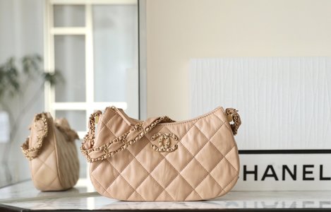 Chanel Crossbody & Shoulder Bags Apricot Color Vintage Gold Calfskin Cowhide Fall/Winter Collection Underarm