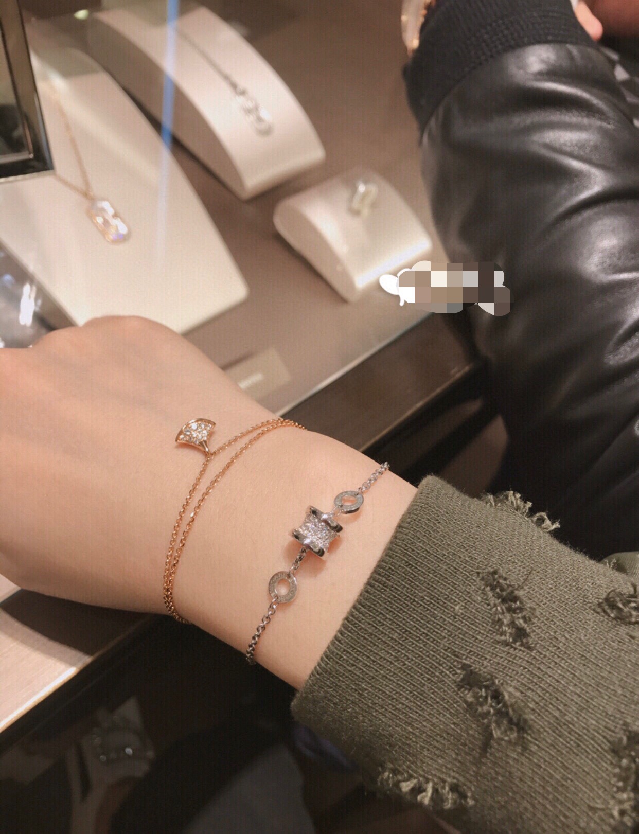 P90【精工版本】宝格丽😍BV裙子满钻手链，diva裙子手链，经典款，手链都是秀气款，满钻款更加闪耀，都是常青款，永不过时，我们一致ZP，钻石全手镶，细节看实拍，光泽度直逼金货❤️电镀18k金工艺 专柜版本 一比一质量 两色可选手链