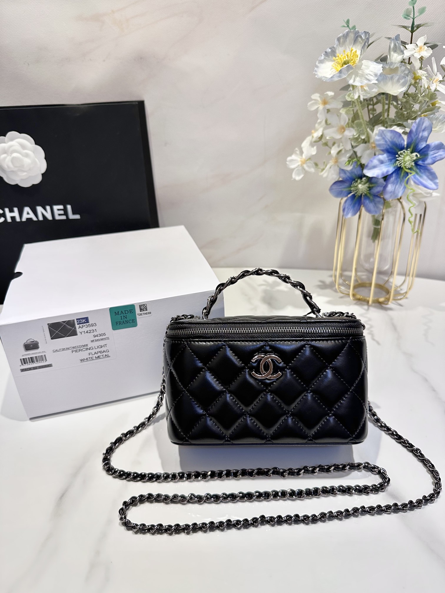 Comprar réplica
 Chanel Bolsos de cosméticos Bolsos cruzados y bandoleras Negro Cuero de vaca