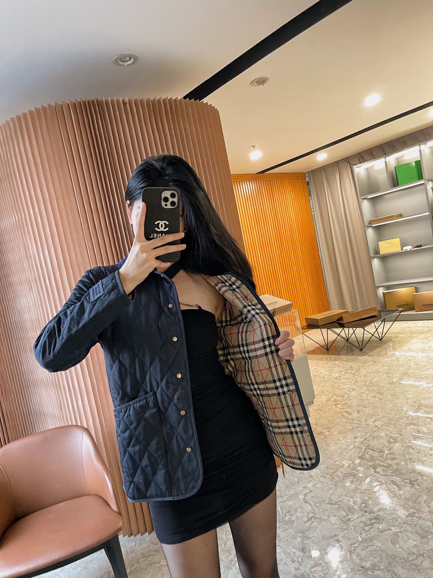 Elegant Women's Quilted Jacket - Classic British Style, Warm and Stylish 3 i1699519426 8806 2