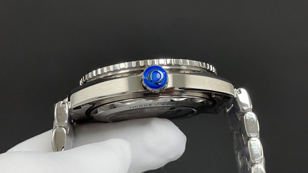 Omega 今日推荐 海洋宇宙600 四分之一橙 43.5mm 8900机