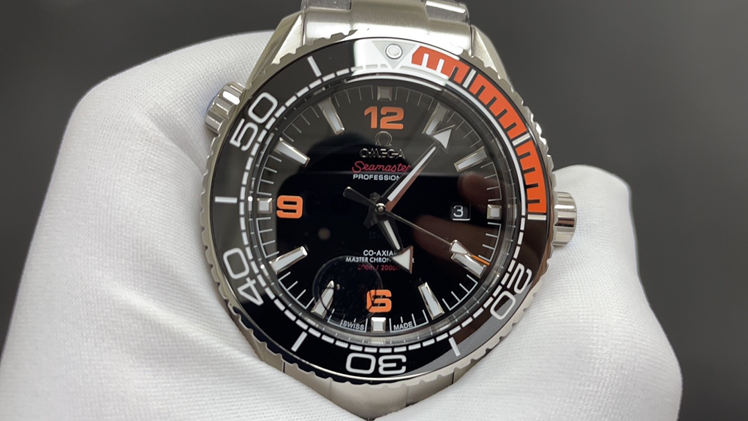 Omega 今日推荐 海洋宇宙600 四分之一橙 43.5mm 8900机