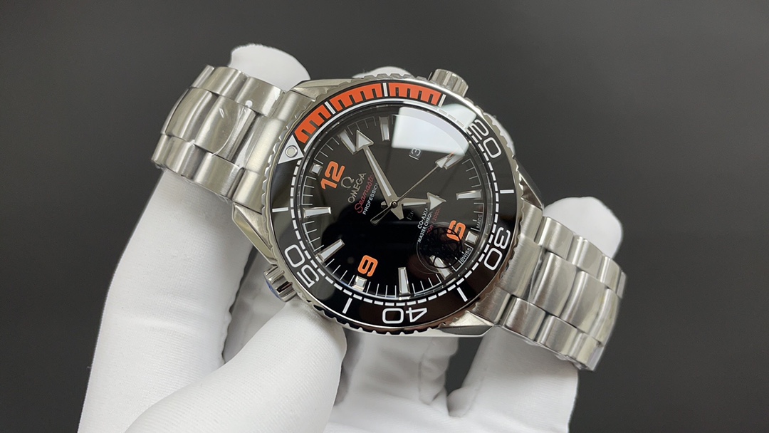 Omega 今日推荐 海洋宇宙600 四分之一橙 43.5mm 8900机