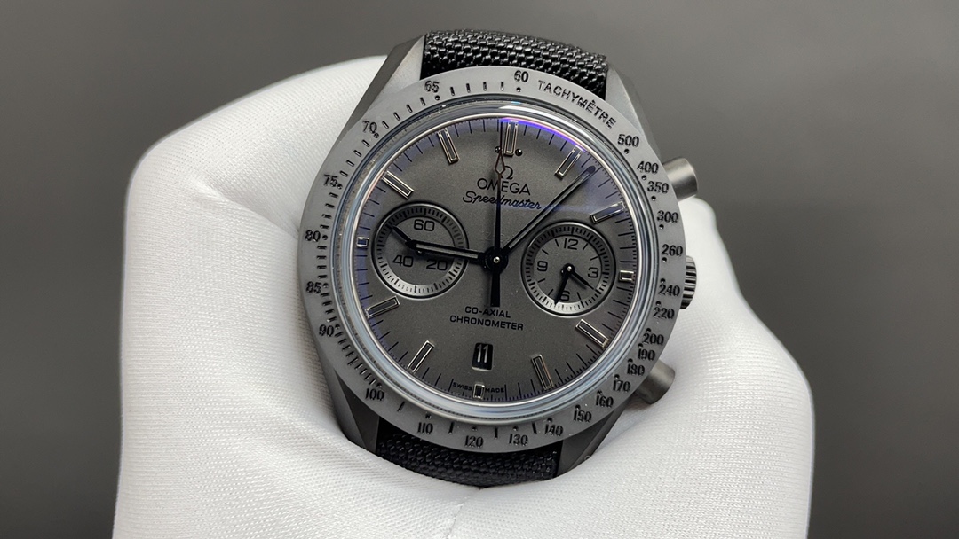 Omega 今日推荐 超霸 墨黑 44mm 9300机