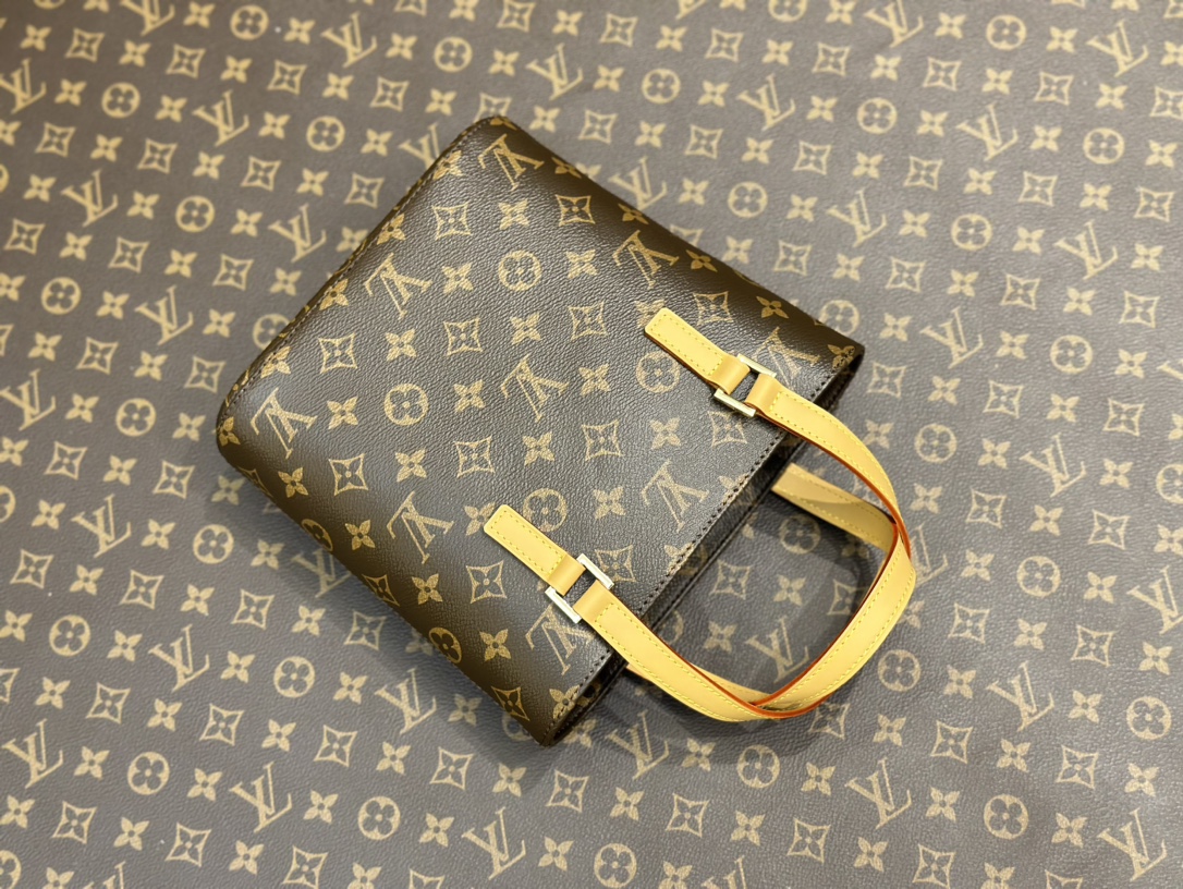 Hermès Luxury Designer Handbag Shoulder Crossbody Bag crafted in premium 2