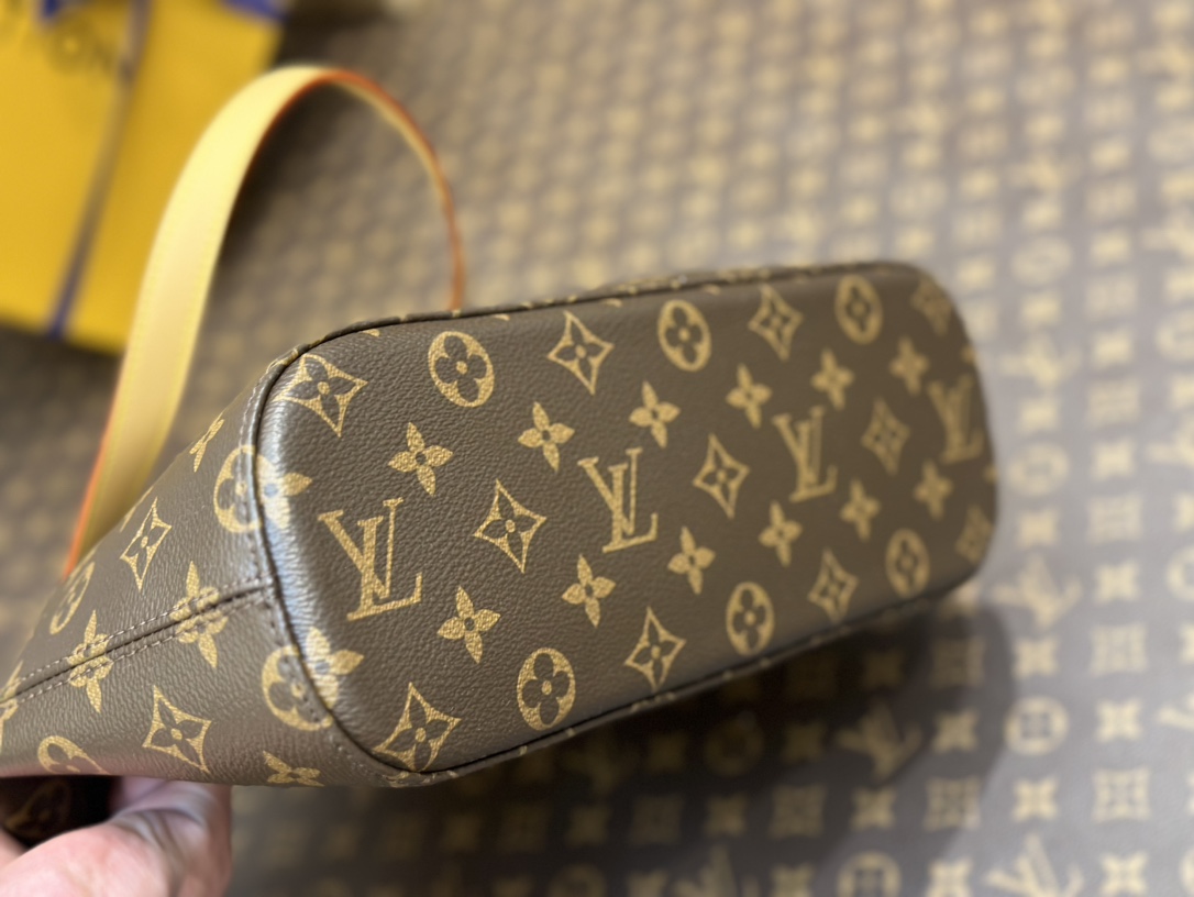 Hermès Luxury Designer Handbag Shoulder Crossbody Bag crafted in premium 4