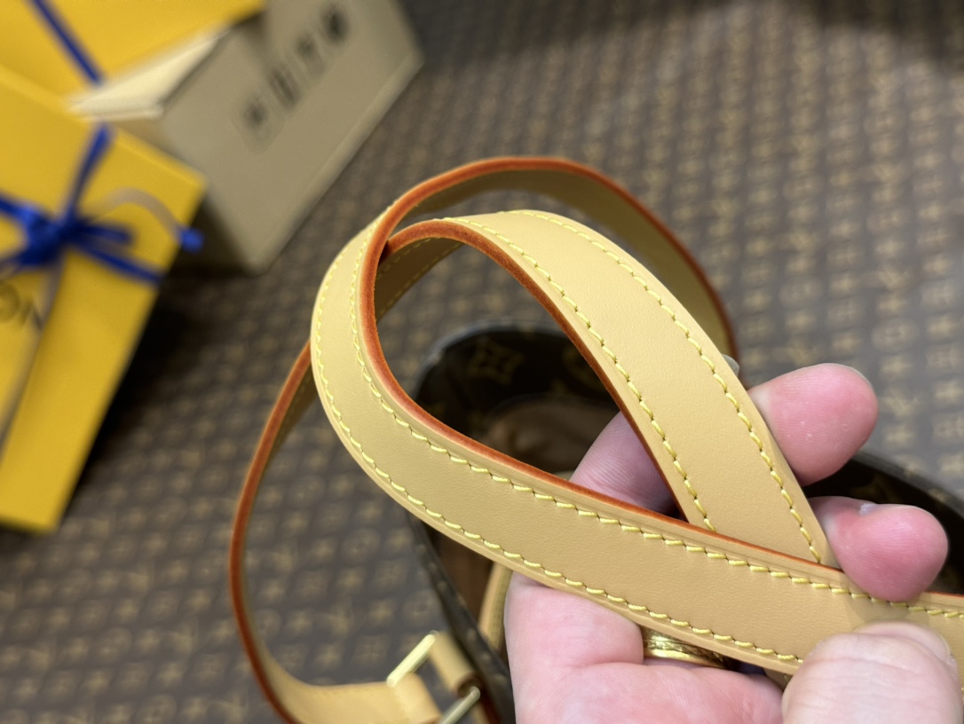 Hermès Luxury Designer Handbag Shoulder Crossbody Bag crafted in premium 7