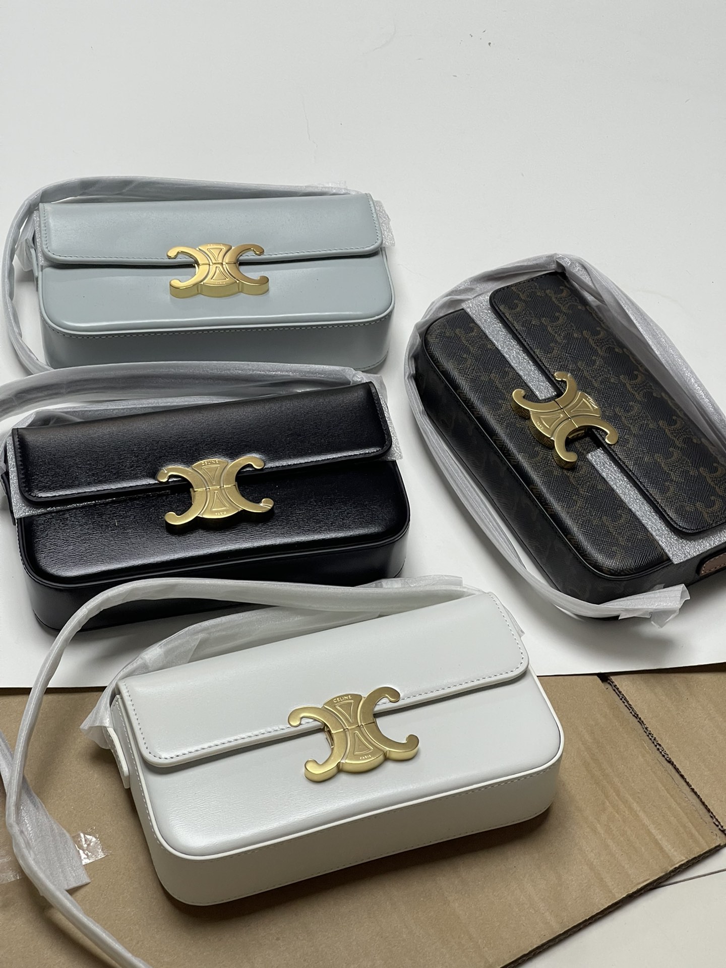800! celine TRIOMPHE pure original new new authentic hobo Arc de Triomphe armpit bag! Cow leather exterior + original sheepskin lining, single sh