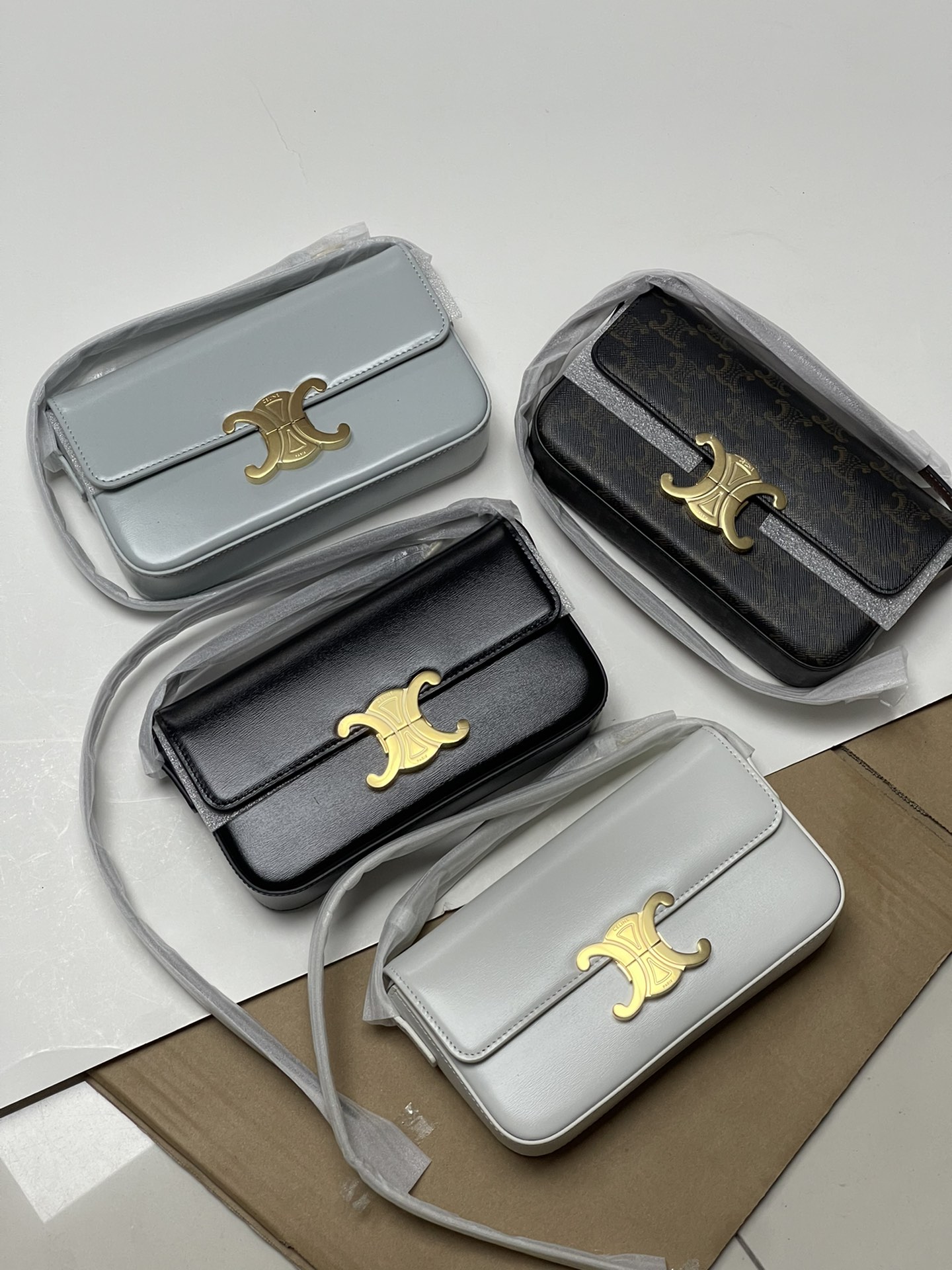 800! celine TRIOMPHE pure original new new authentic hobo Arc de Triomphe armpit bag! Cow leather exterior + original sheepskin lining, single sh