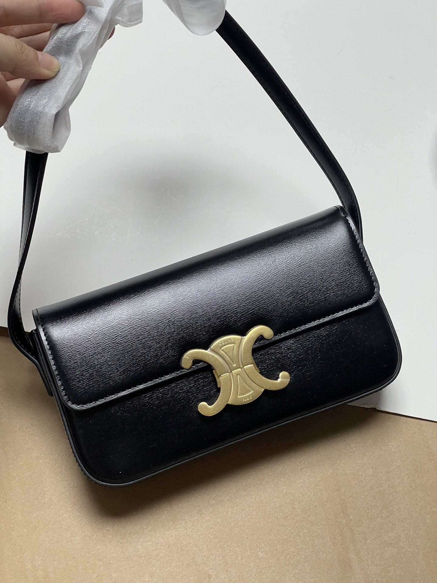 800! celine TRIOMPHE pure original new new authentic hobo Arc de Triomphe armpit bag! Cow leather exterior + original sheepskin lining, single sh
