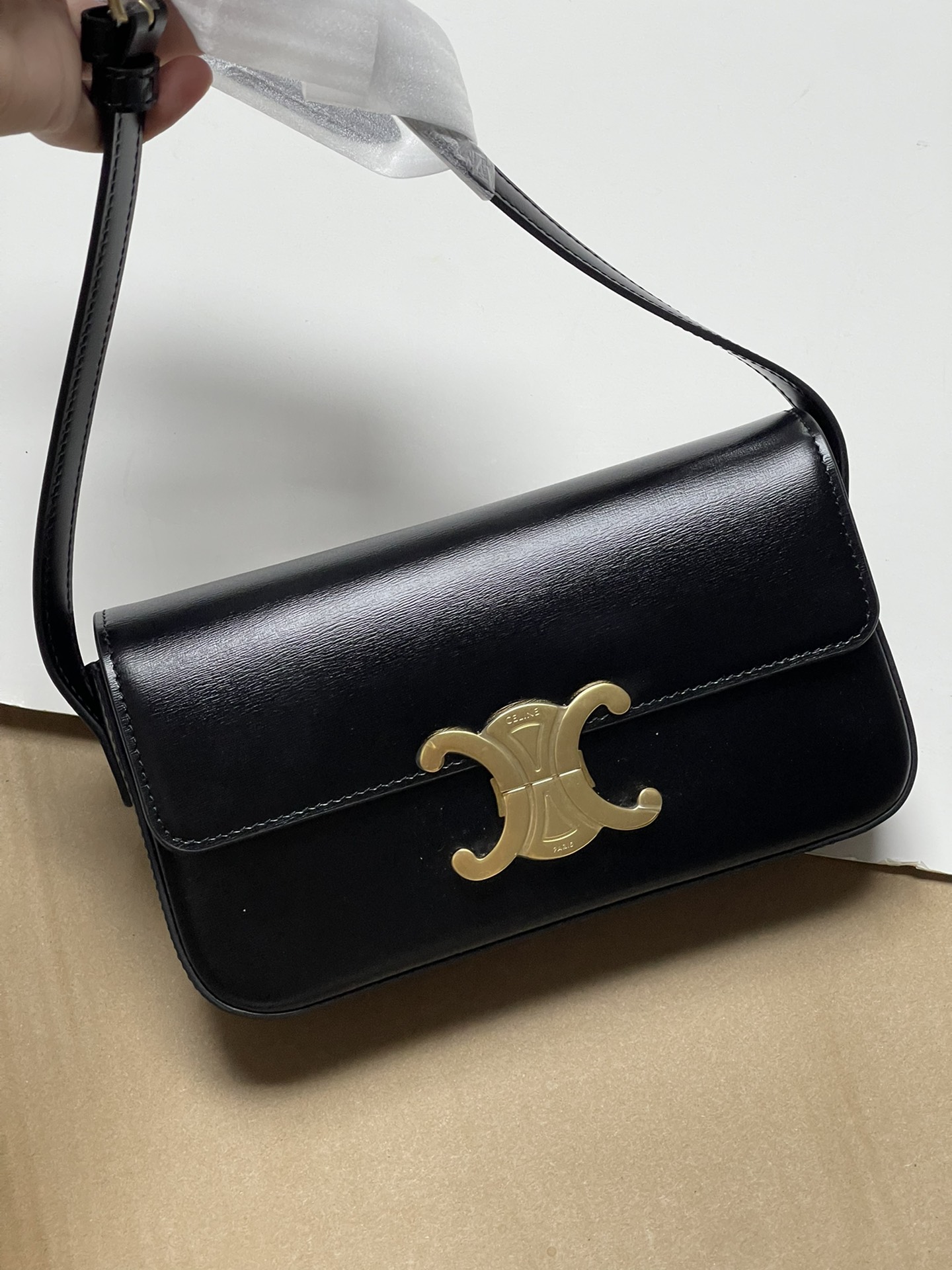 800! celine TRIOMPHE pure original new new authentic hobo Arc de Triomphe armpit bag! Cow leather exterior + original sheepskin lining, single sh
