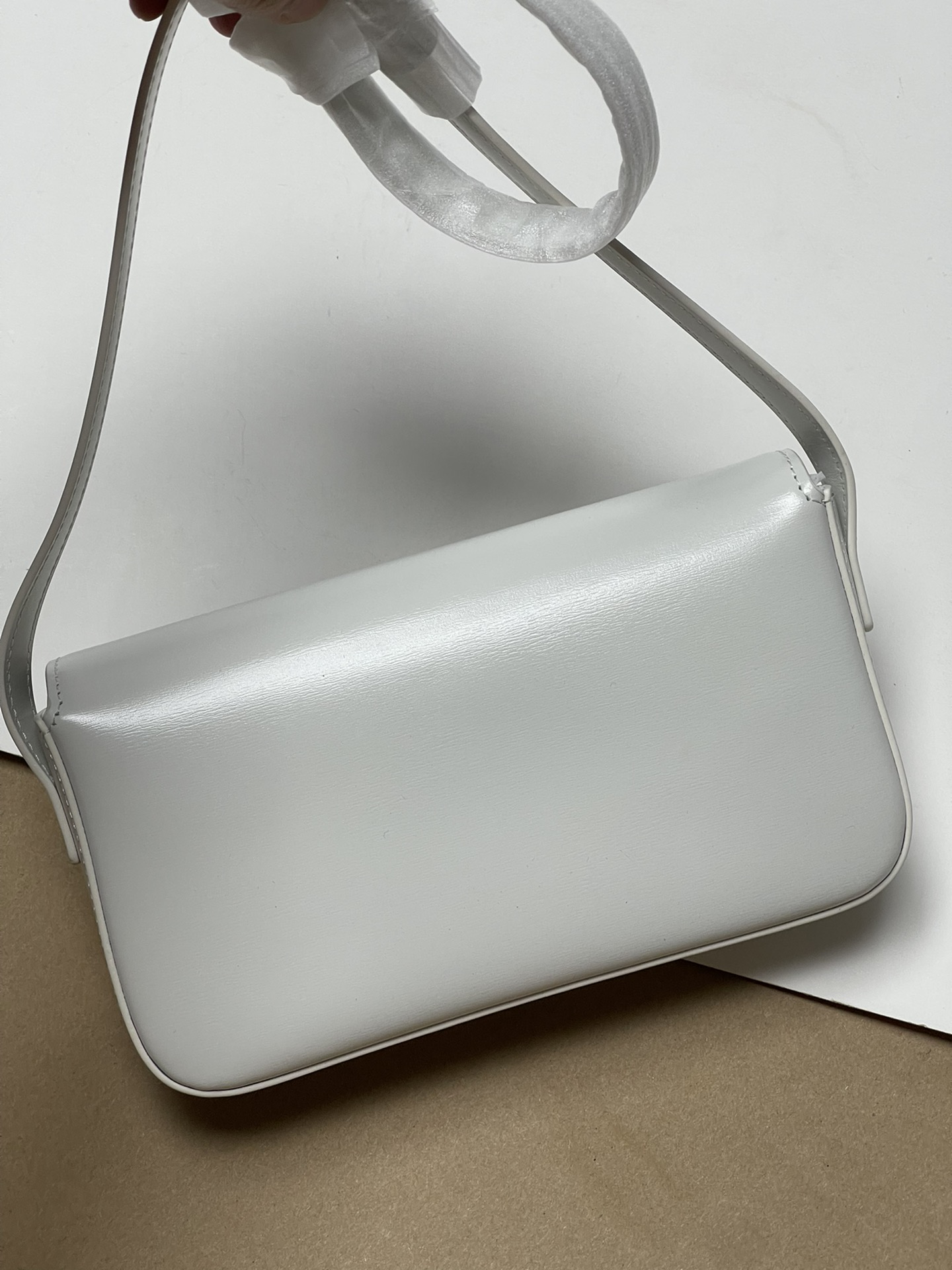 800! celine TRIOMPHE pure original new new authentic hobo Arc de Triomphe armpit bag! Cow leather exterior + original sheepskin lining, single sh