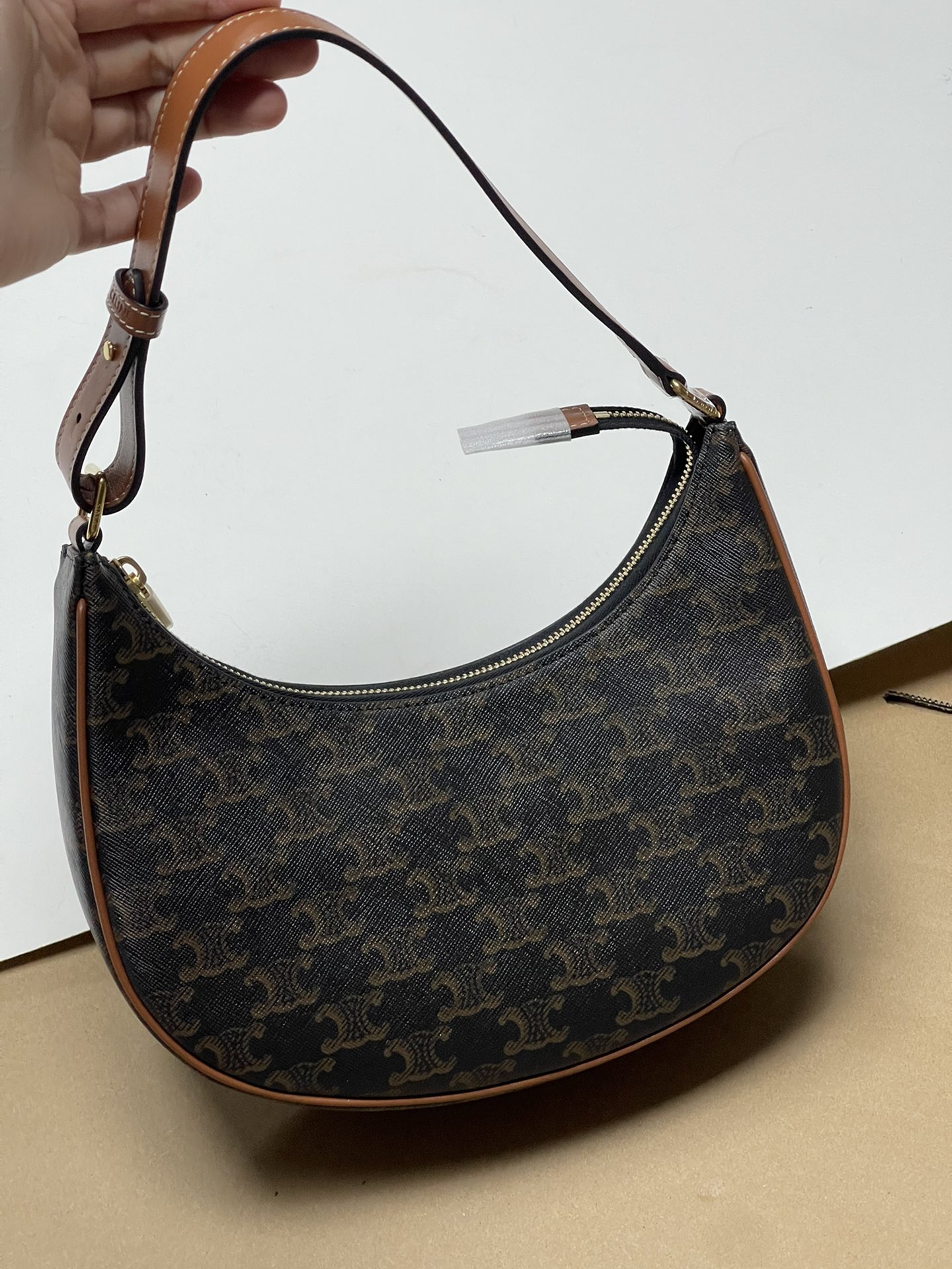 600! Spot presbyopia! Celine Ava Triomphe pure original new new armpit bag! 100% pure! Another popular style, the popularity of armpit bags is un