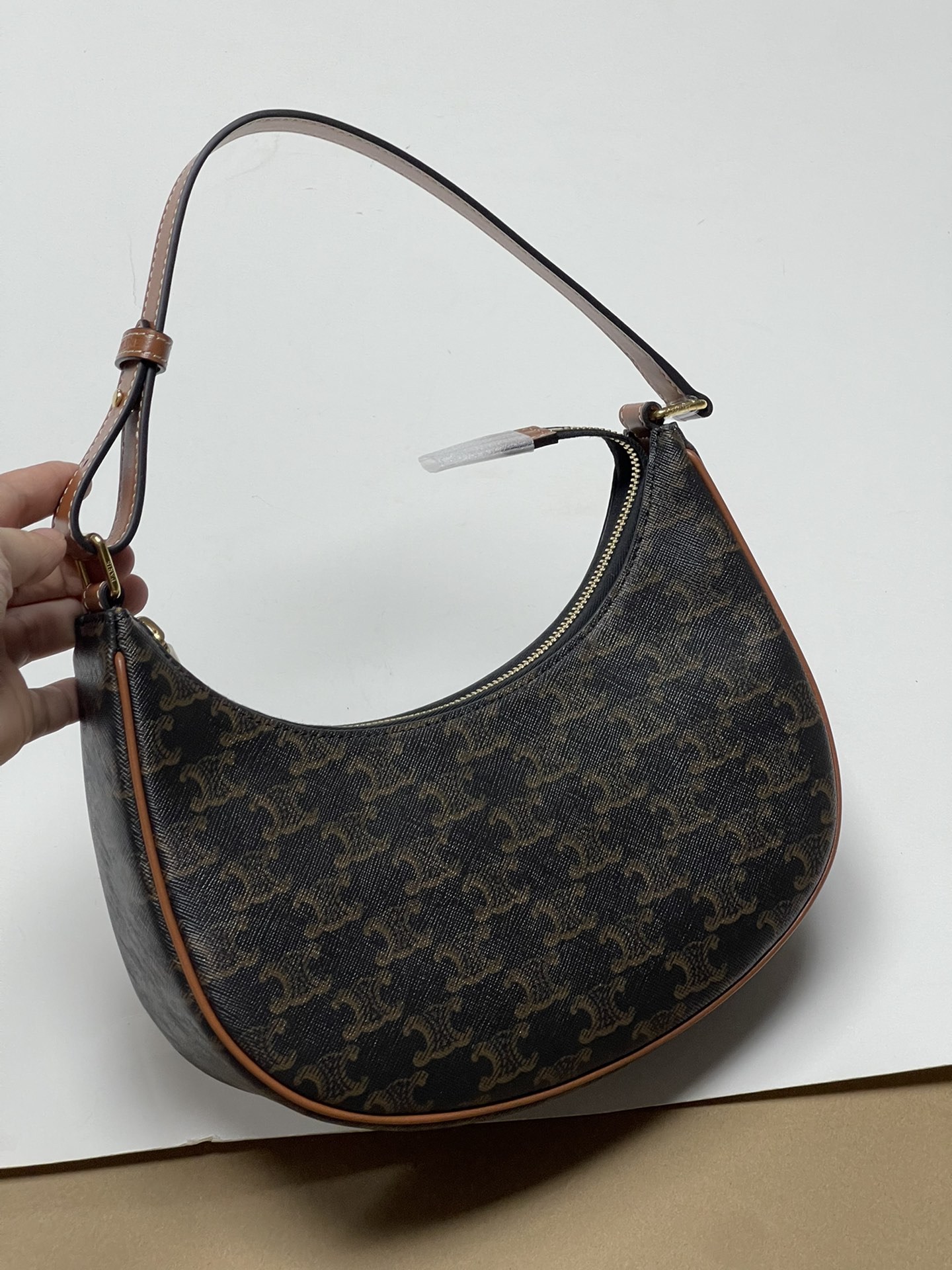 600! Spot presbyopia! Celine Ava Triomphe pure original new new armpit bag! 100% pure! Another popular style, the popularity of armpit bags is un
