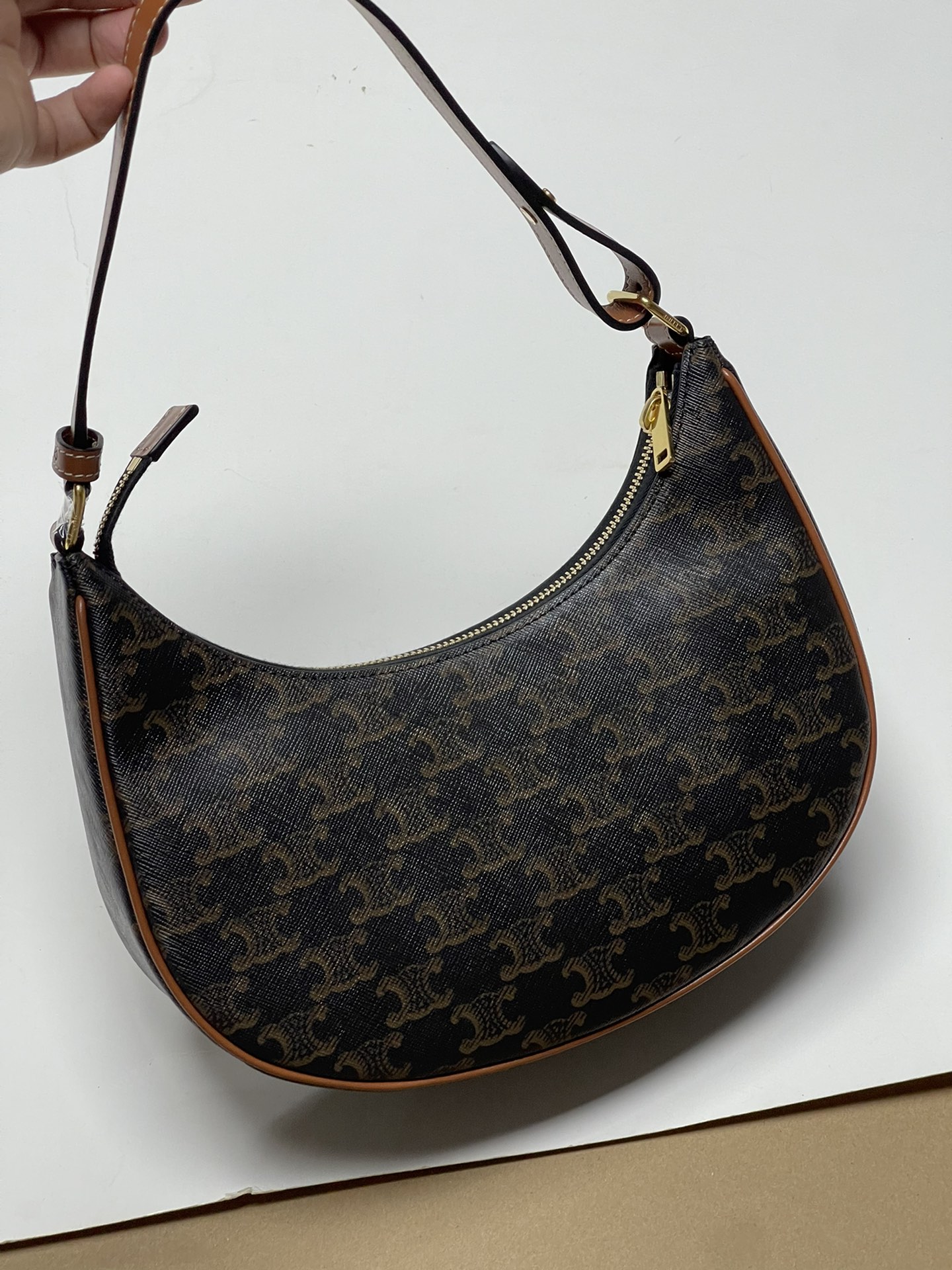 600! Spot presbyopia! Celine Ava Triomphe pure original new new armpit bag! 100% pure! Another popular style, the popularity of armpit bags is un