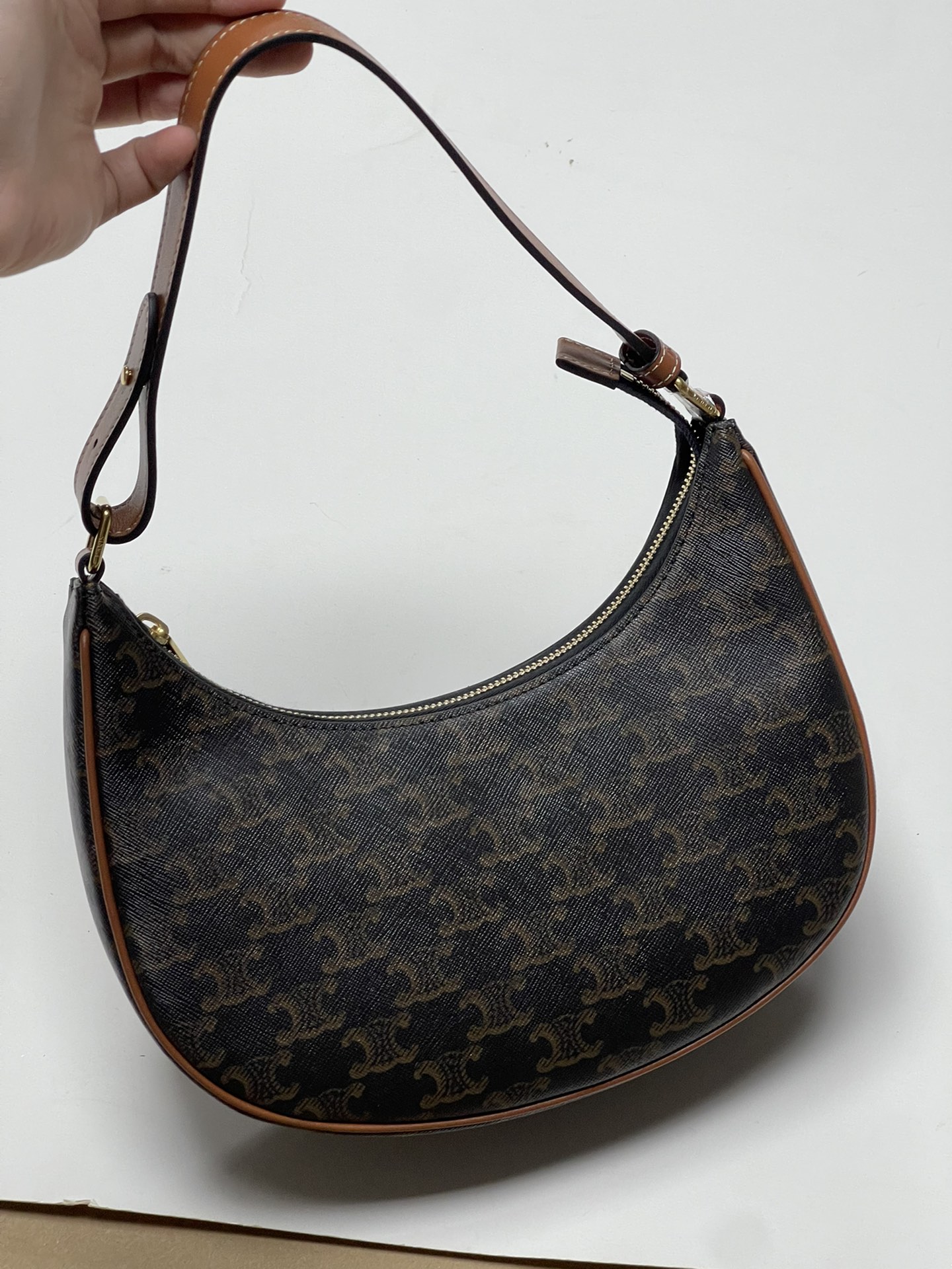 600! Spot presbyopia! Celine Ava Triomphe pure original new new armpit bag! 100% pure! Another popular style, the popularity of armpit bags is un