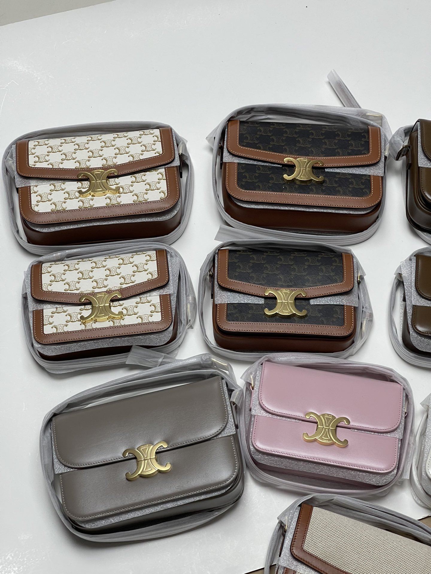 Another batch of channel goods Celine pure original new product Arc de Triomphe has arrived! 100% pure! Available in both large and small sizes!