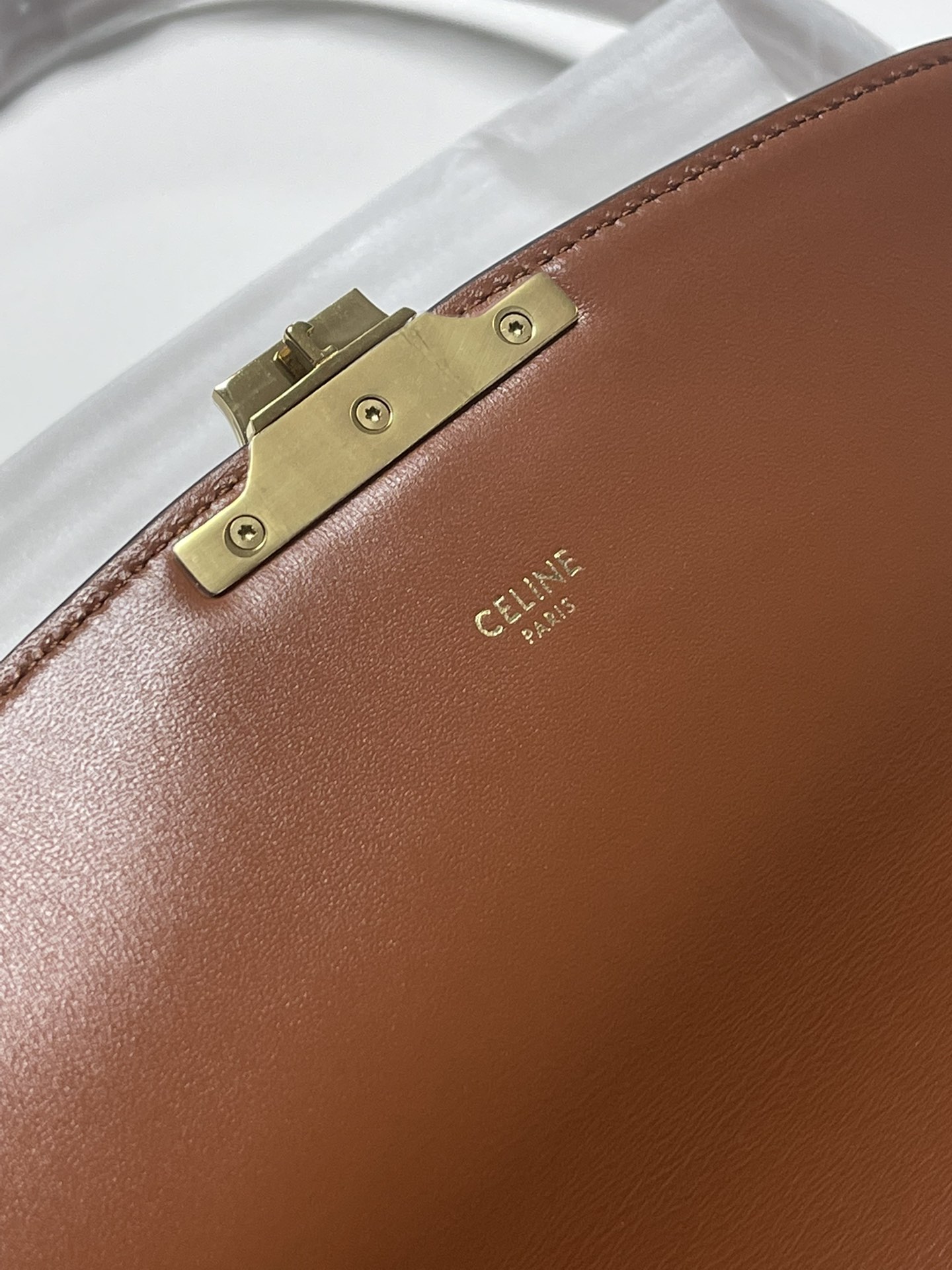 Large size 1050! Trumpet 950! CELINE TRIOMPHE pure original new product new Arc de Triomphe. Dimensions: Small 18.5 TRIOMPHE metal texture lock,