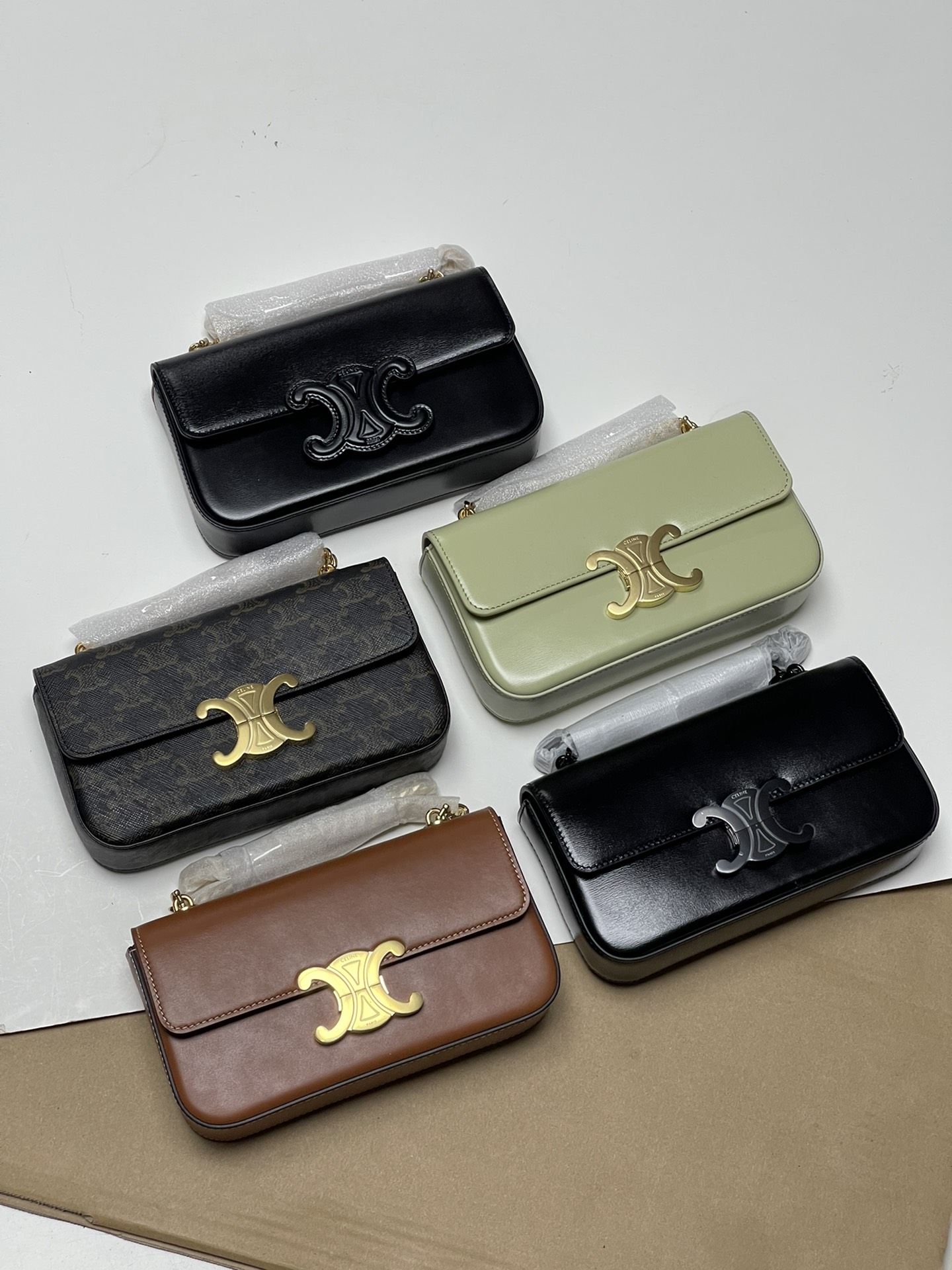 880 celine TRIOMPHE pure originalNew new authentic hobo Arc de Triomphe armpit bag! Cow leather outer + original sheepskin lining, single shoulde