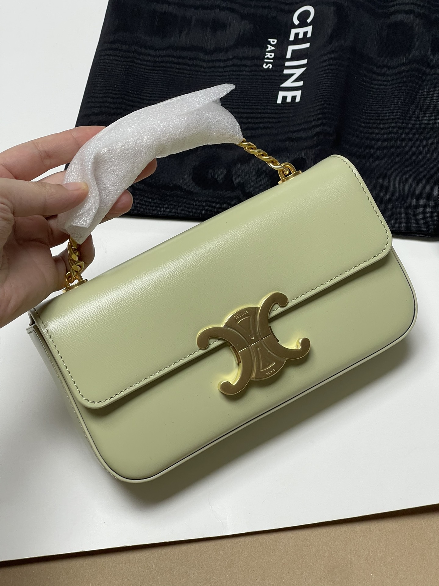 880! celine TRIOMPHE pure original new new authentic hobo Arc de Triomphe armpit bag! Cow leather exterior + original sheepskin lining, single sh