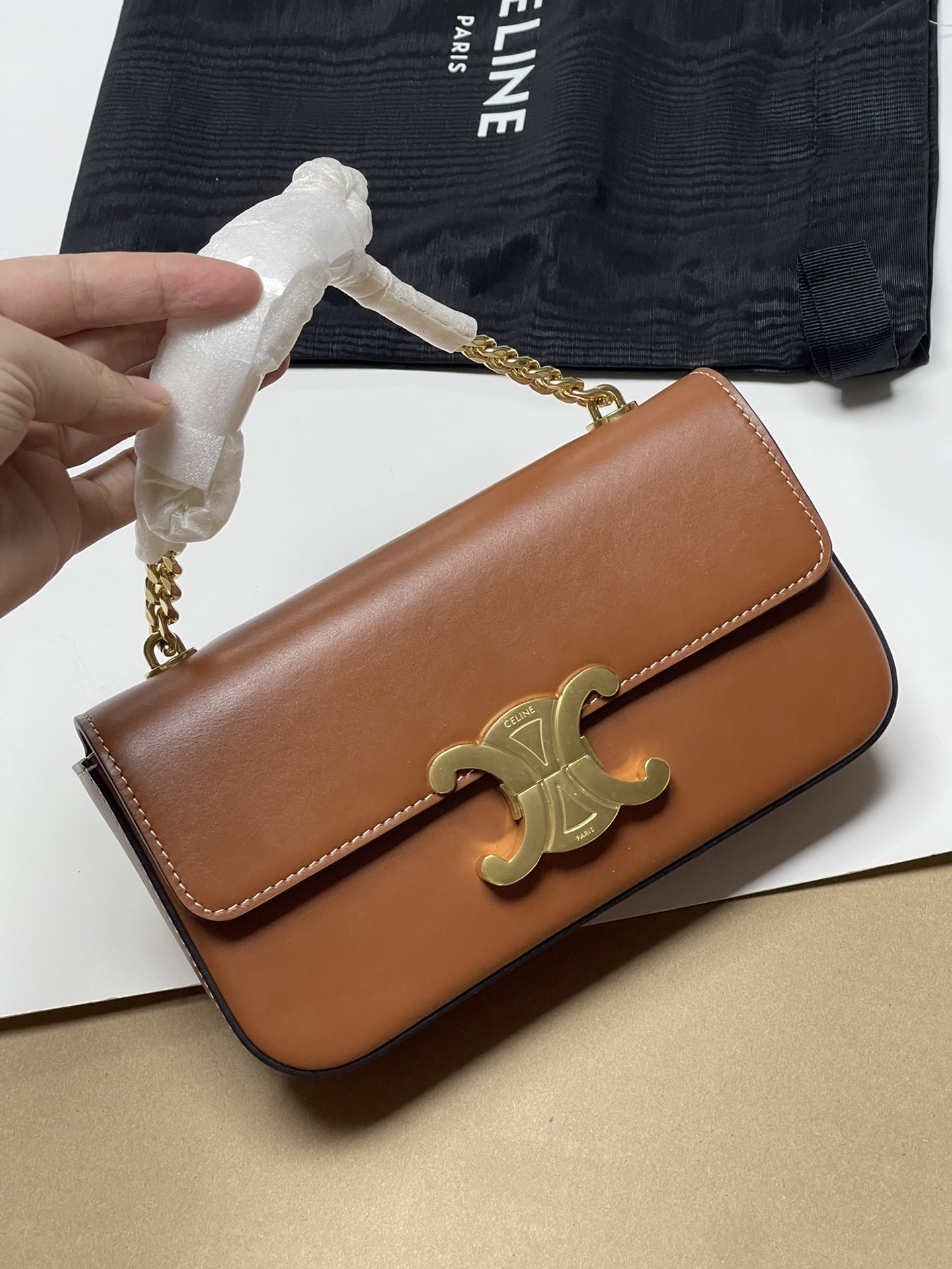 880! celine TRIOMPHE pure original new new authentic hobo Arc de Triomphe armpit bag! Cow leather exterior + original sheepskin lining, single sh