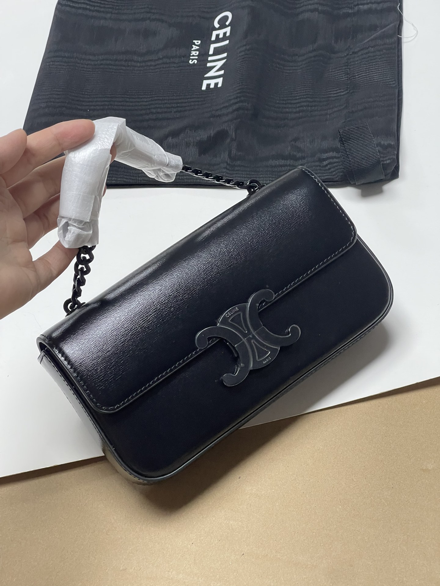 880! celine TRIOMPHE pure original new new authentic hobo Arc de Triomphe armpit bag! Cow leather exterior + original sheepskin lining, single sh