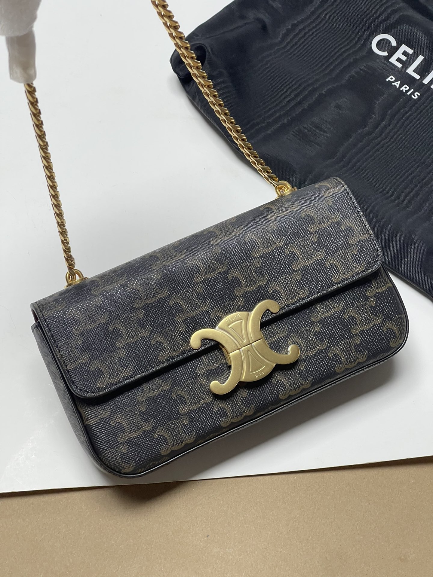 880! celine TRIOMPHE pure original new new authentic hobo Arc de Triomphe armpit bag! Cow leather exterior + original sheepskin lining, single sh