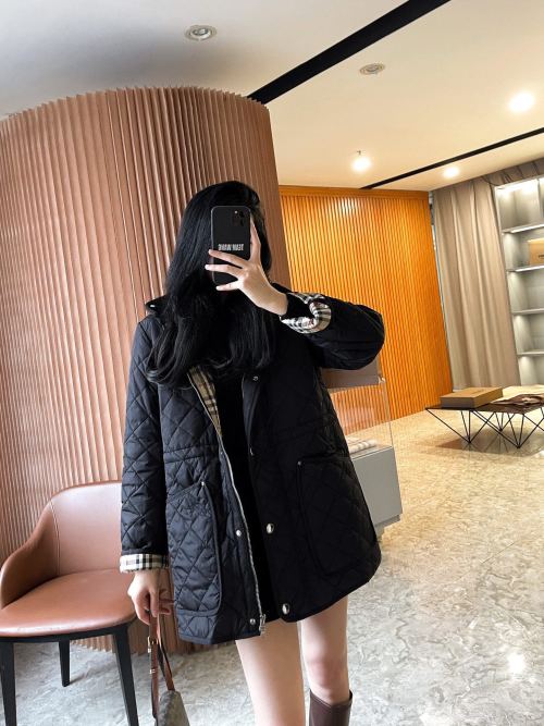Burberry Lightweight Quilted Jacket Detachable Hood Winter Warm Coat 1 Burberry Lightweight Quilted Jacket Detachable Hood Winter Warm Coat