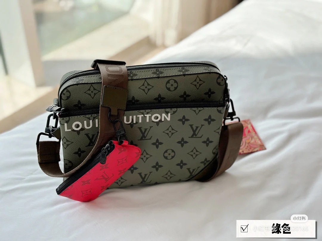 NO:388157,The upper body effect......... Many celebrities have the same style, LV [top original list], louis vuitton19860909上身效果...…… 好多明星同款,LV【顶级原单】,louis vuitton,Bag