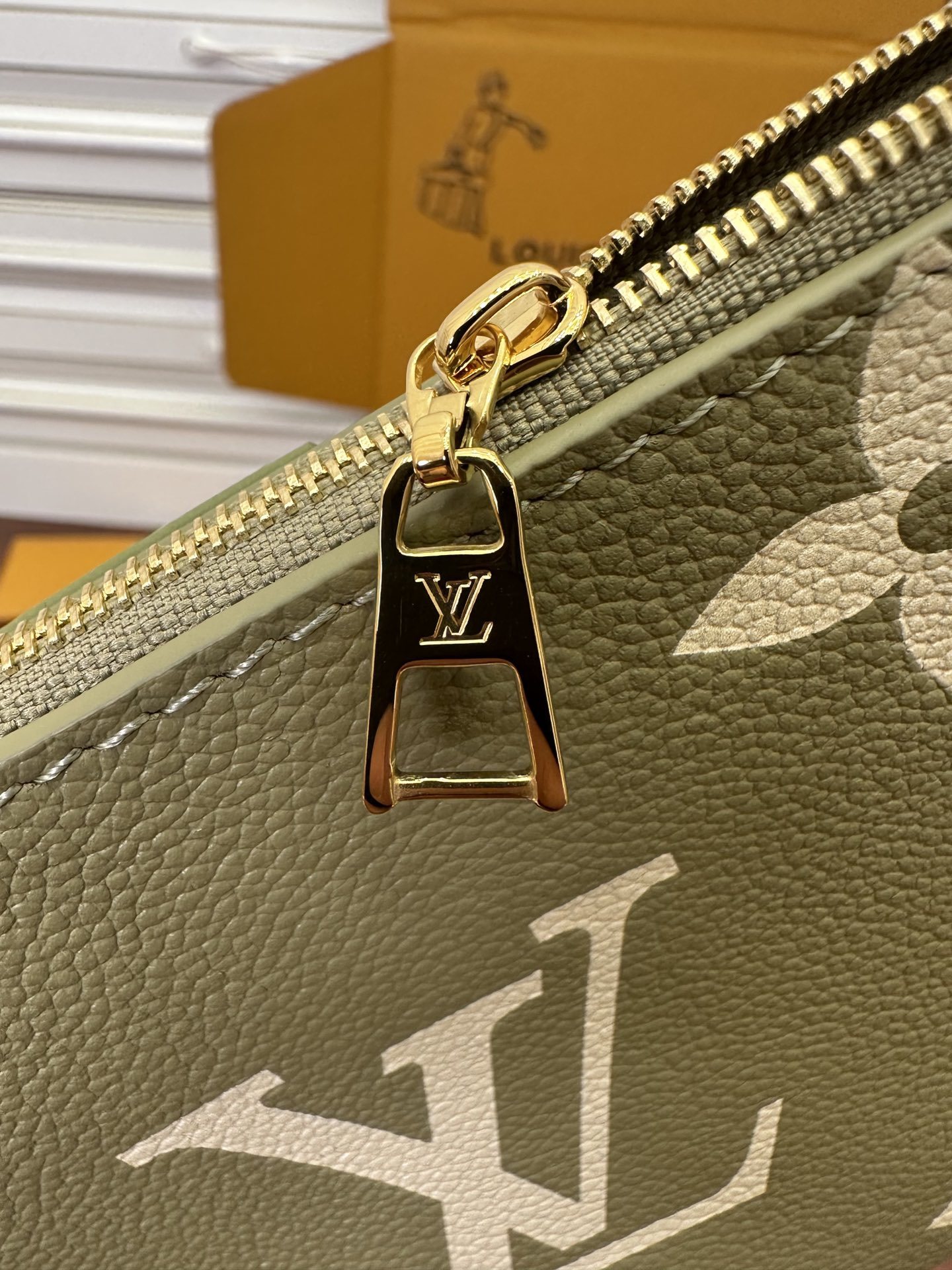 独家首发型号特正版M22670品质全面再次升级专柜同步电子芯片内码新礼盒礼品袋保护纸铜版电子标签合格证皮