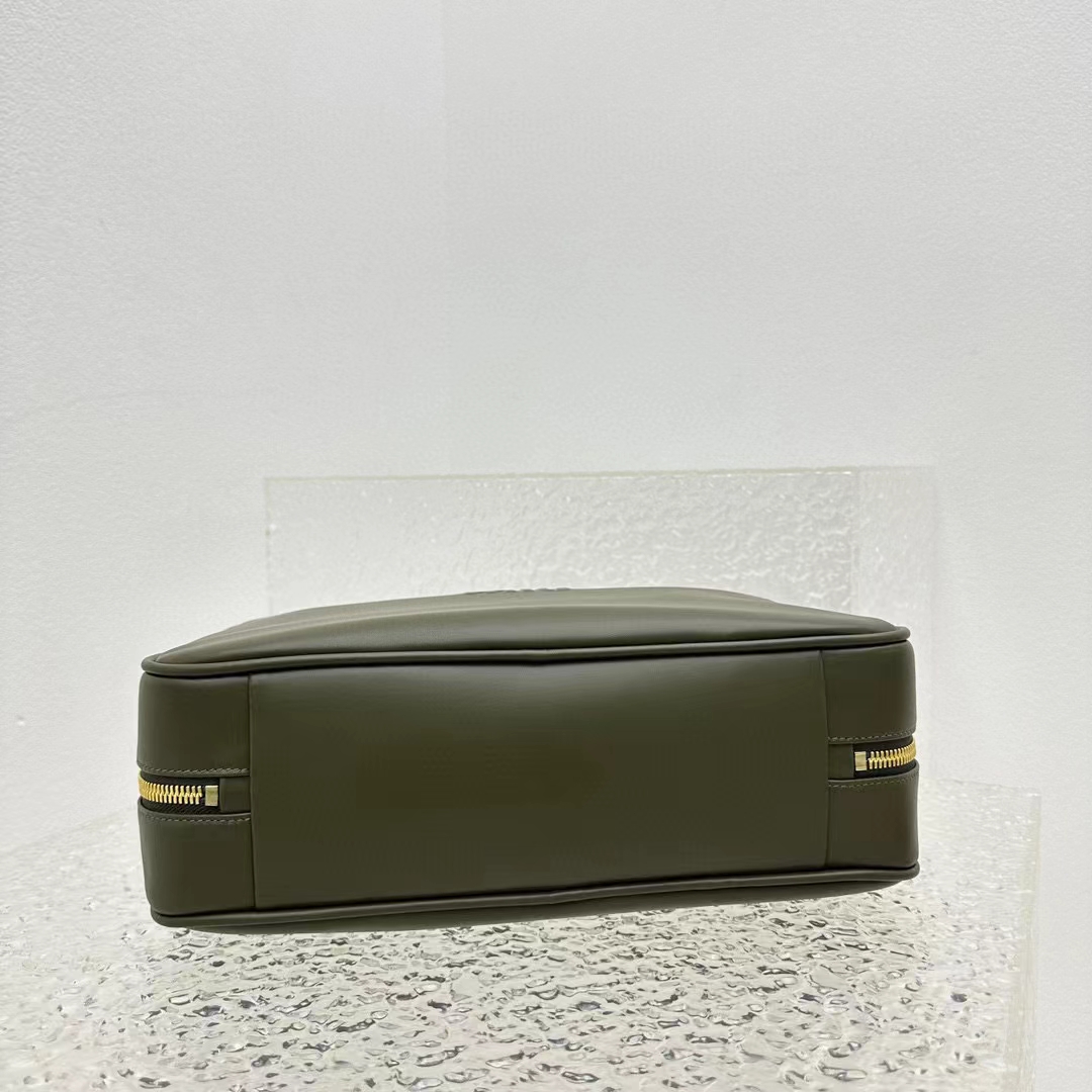 Miu Miu Large size available in small quantity[olive green]