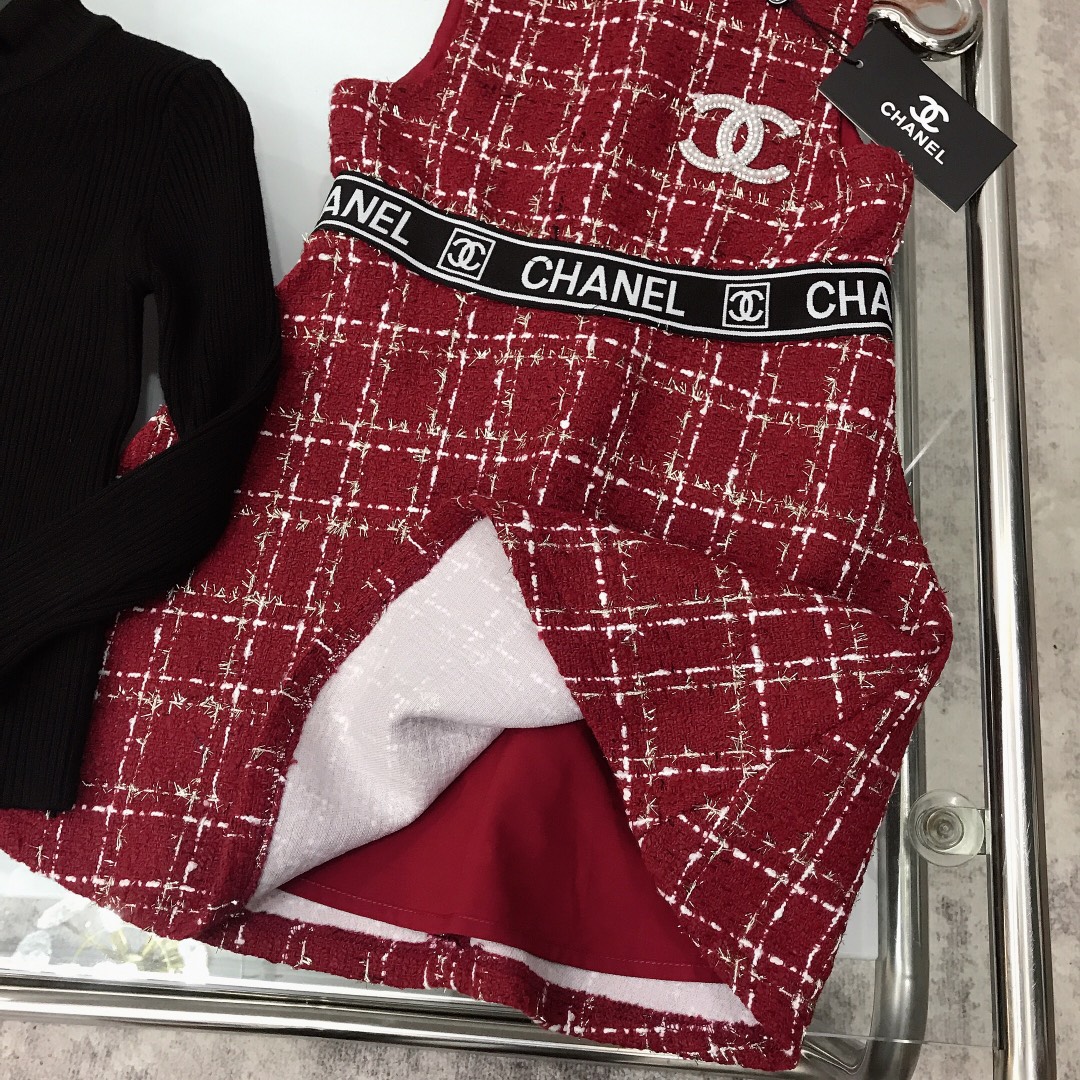 2023 Limited Series: Chane Little Fragrance Sweater Sets in Black and Red - 图片 7