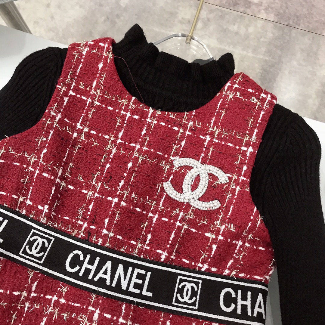 2023 Limited Series: Chane Little Fragrance Sweater Sets in Black and Red - 图片 8