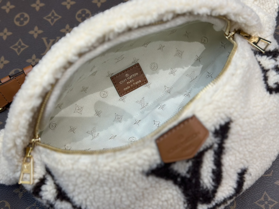 Louis Vuitton Haute Couture Classic Luxury Handbag Shoulder Crossbody 8