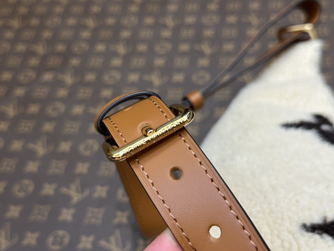 Louis Vuitton Haute Couture Classic Luxury Handbag Shoulder Crossbody 7