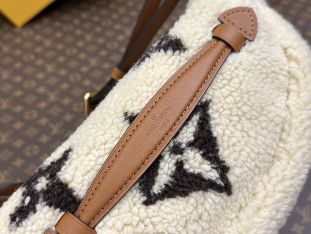 Louis Vuitton Haute Couture Classic Luxury Handbag Shoulder Crossbody 5