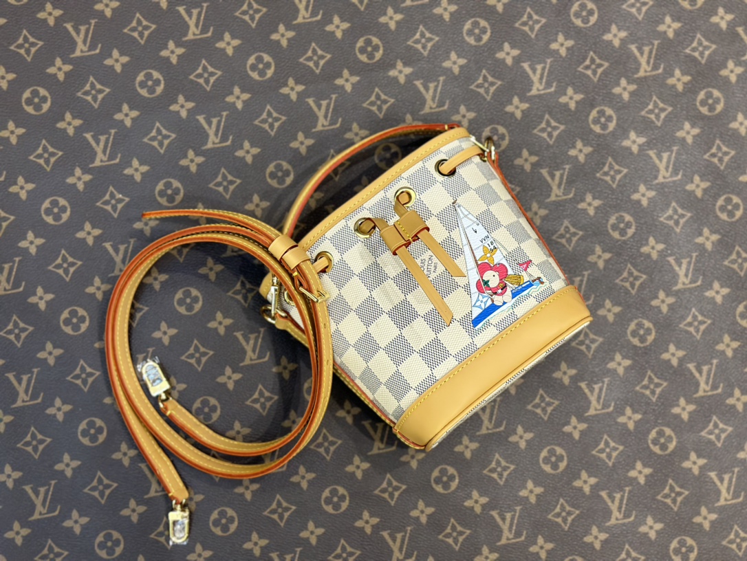 Louis Vuitton Haute Couture Classic Luxury Handbag Shoulder Crossbody 2