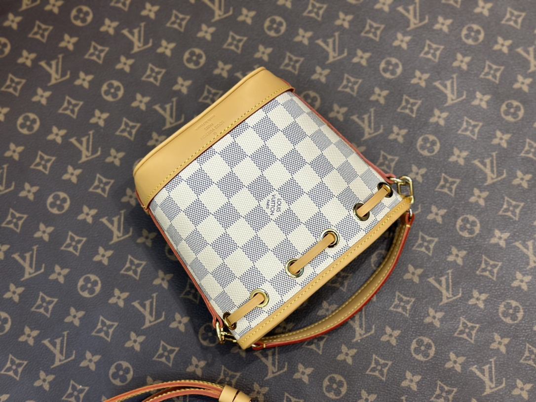 Louis Vuitton Haute Couture Classic Luxury Handbag Shoulder Crossbody 3